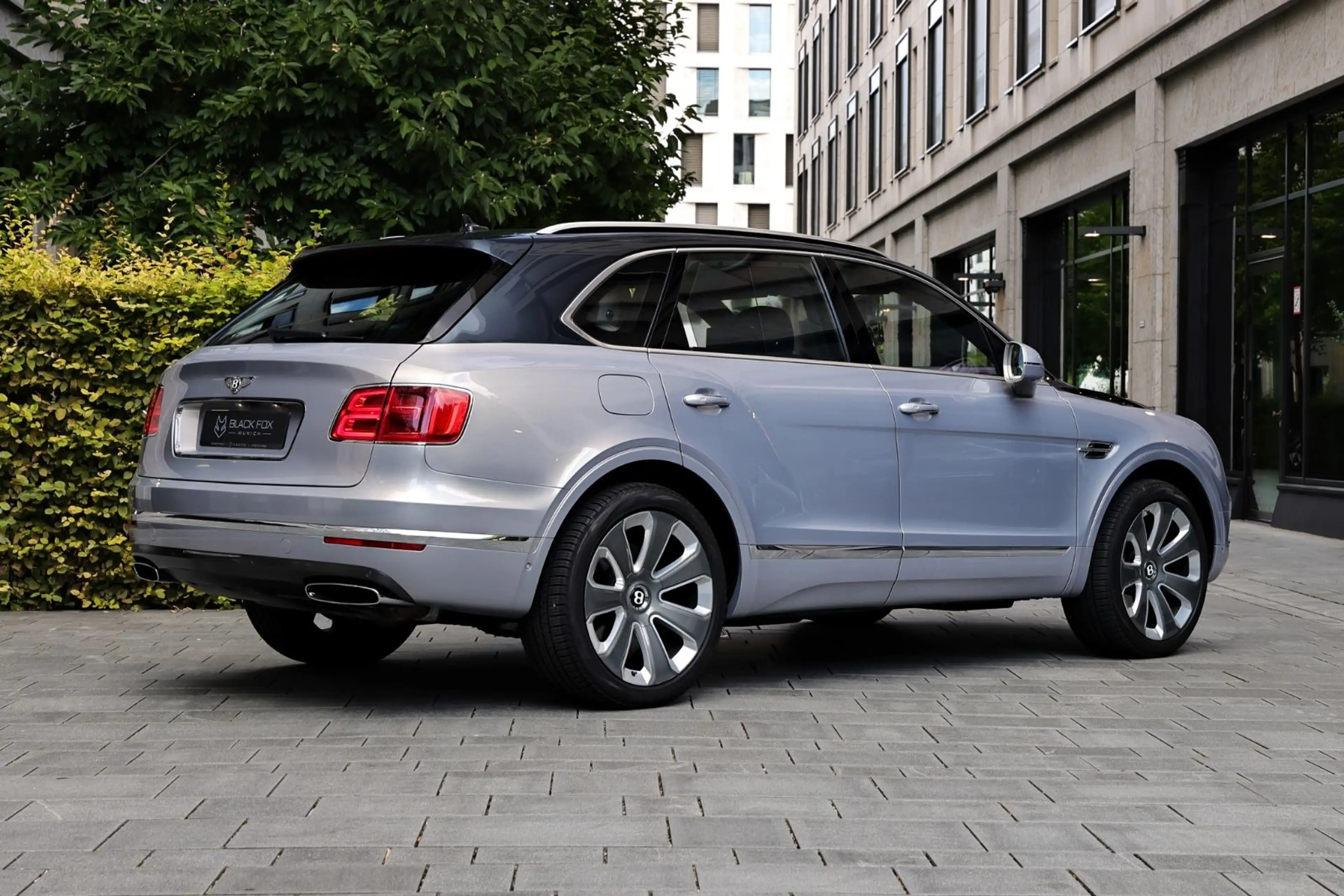 Bentley Bentayga Mulliner W12 | Duo-Tone | 4-Sitzer — photo 4