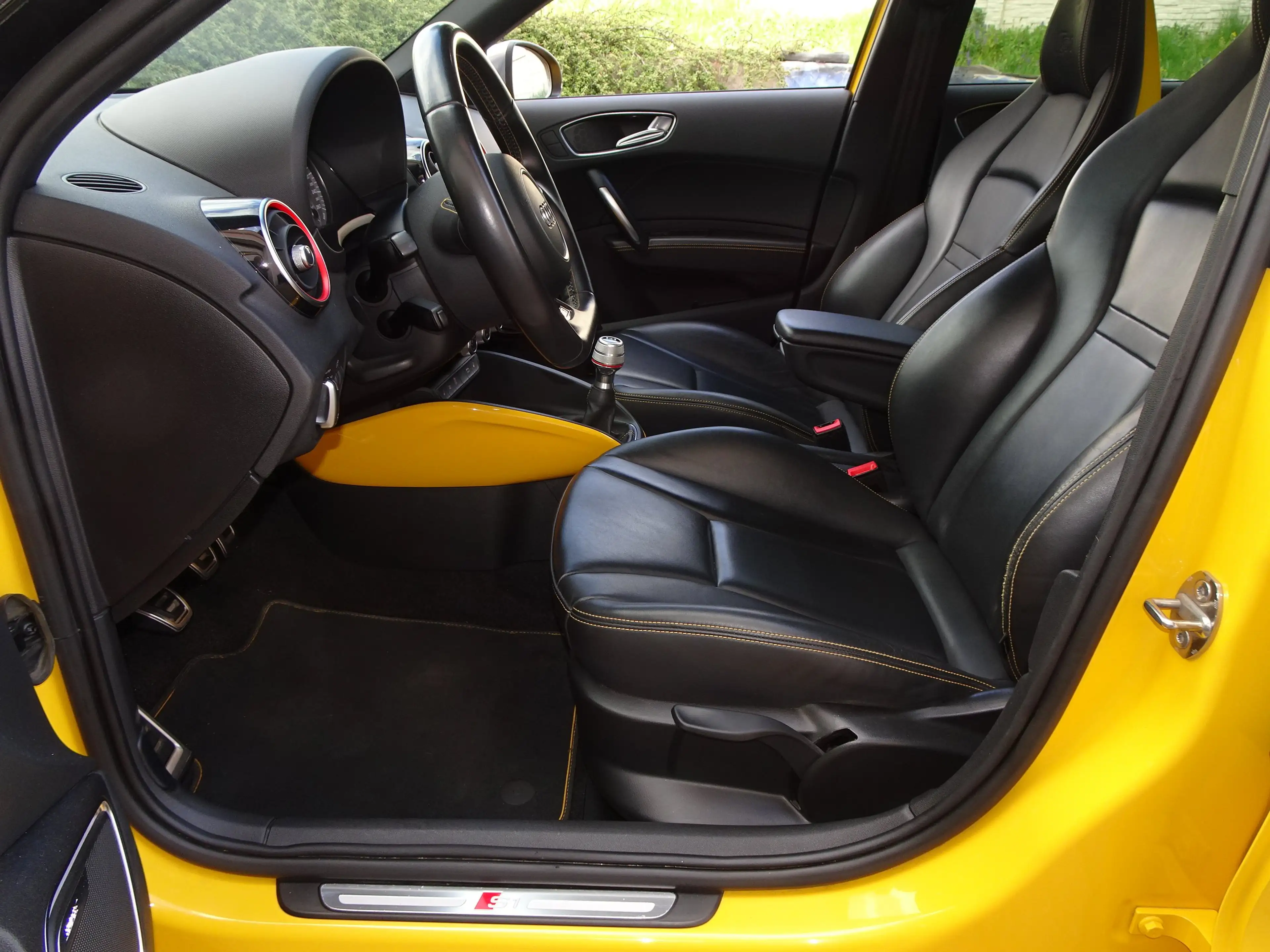 Audi S1 2.0 TFSI quattro — photo 8