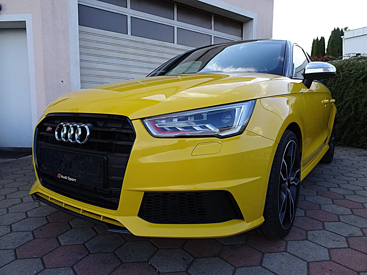 Audi S1 2.0 TFSI quattro Amarillo - 1