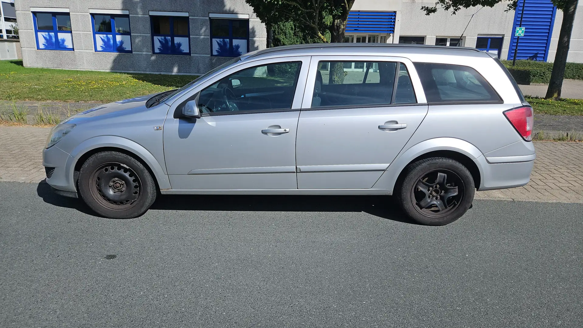 Opel Astra CATCH ME Now Grau - 2