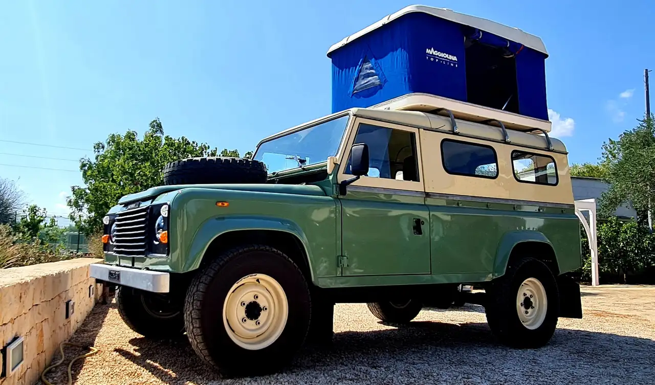 Land Rover Defender 110 2.5 Hard Top, foto 2