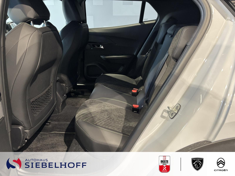 Peugeot 2008 GT PureTech 130 EAT8 — photo 9