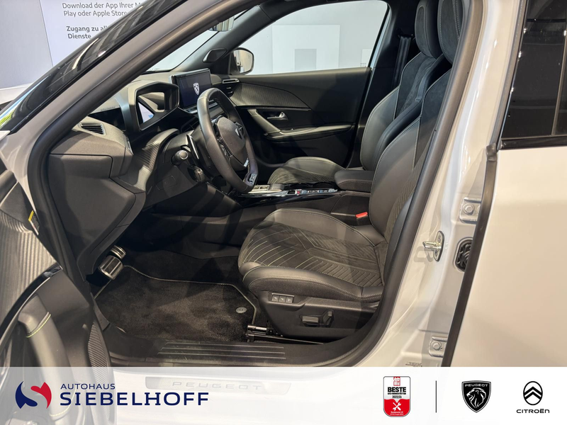 Peugeot 2008 GT PureTech 130 EAT8 — photo 12