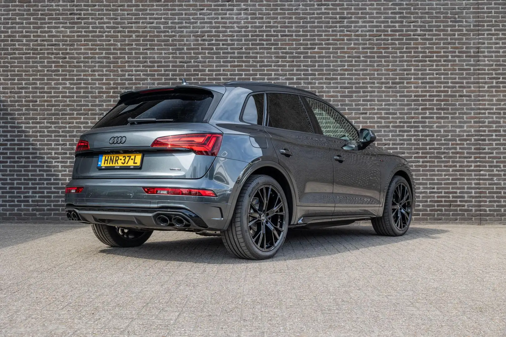 Audi Q5 50 TFSIe 299pk PHEV S Edition | Panoramadak | Luch Grijs - 2