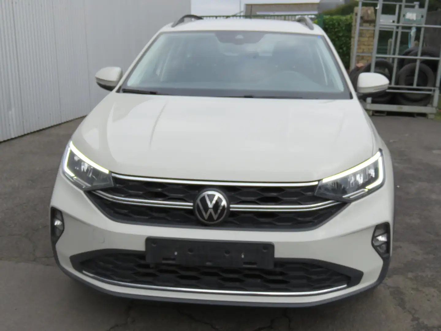 Volkswagen Taigo 1.0 TSI Life- Navigatie App -Camera -Virtual Cockp Beige - 2