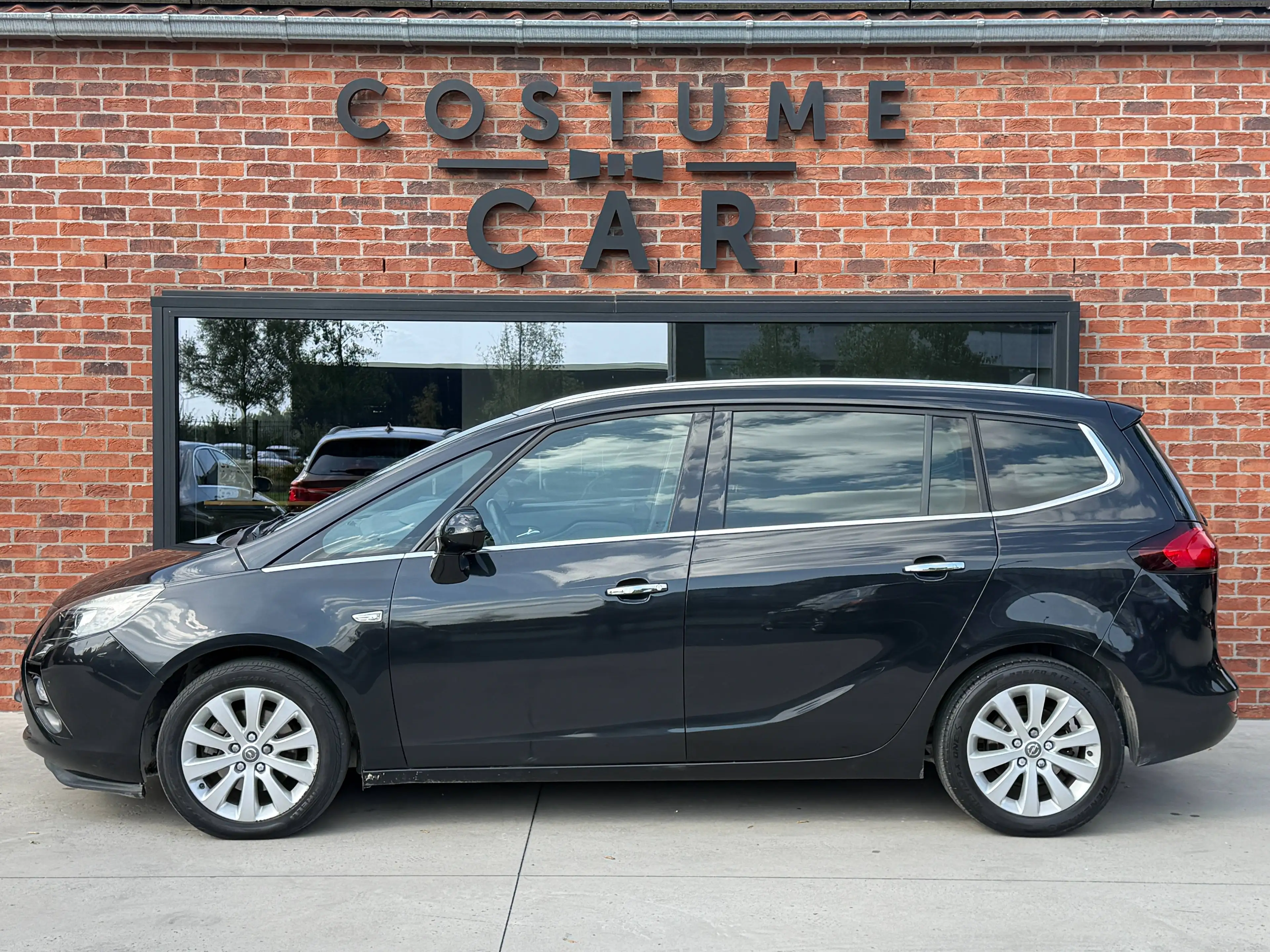 Opel Zafira Tourer 1.4 Turbo - 7 places - Climatisation - Navigation — photo 2