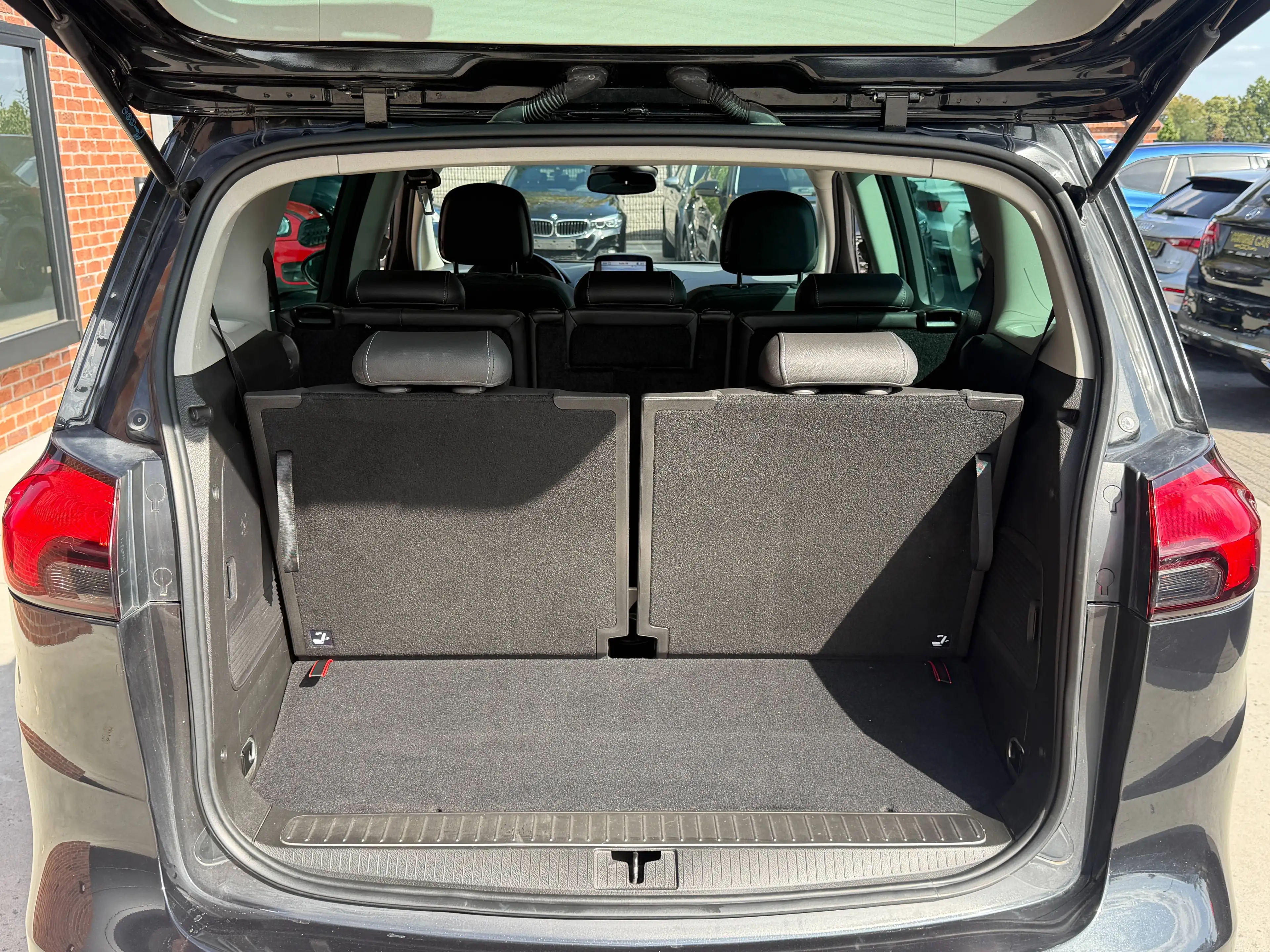 Opel Zafira Tourer 1.4 Turbo - 7 places - Climatisation - Navigation — photo 14