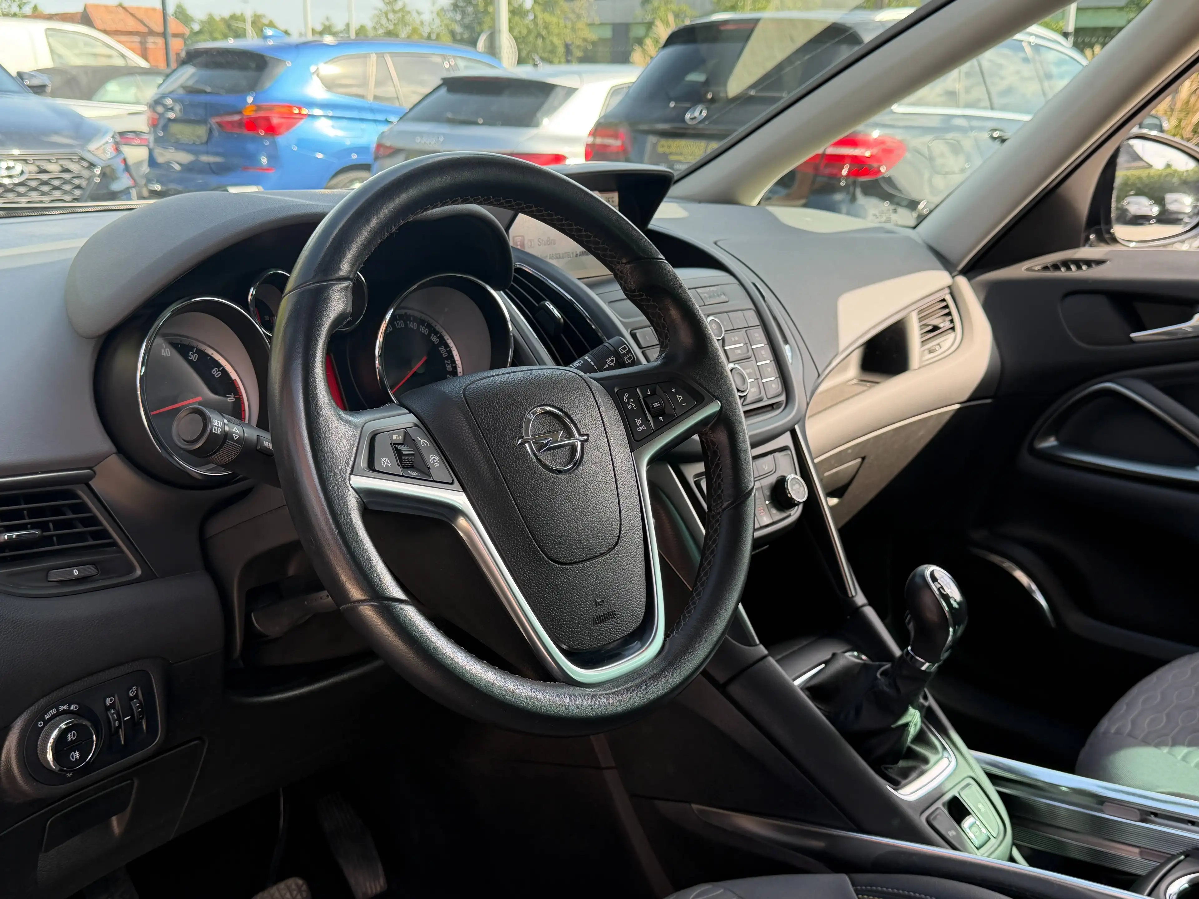 Opel Zafira Tourer 1.4 Turbo - 7 places - Climatisation - Navigation — photo 15
