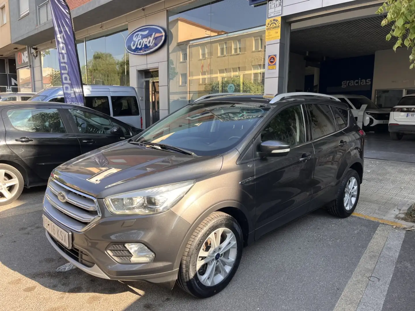 Ford Kuga 2.0TDCi Auto S&S Titanium 4x2 150 Gris - 1