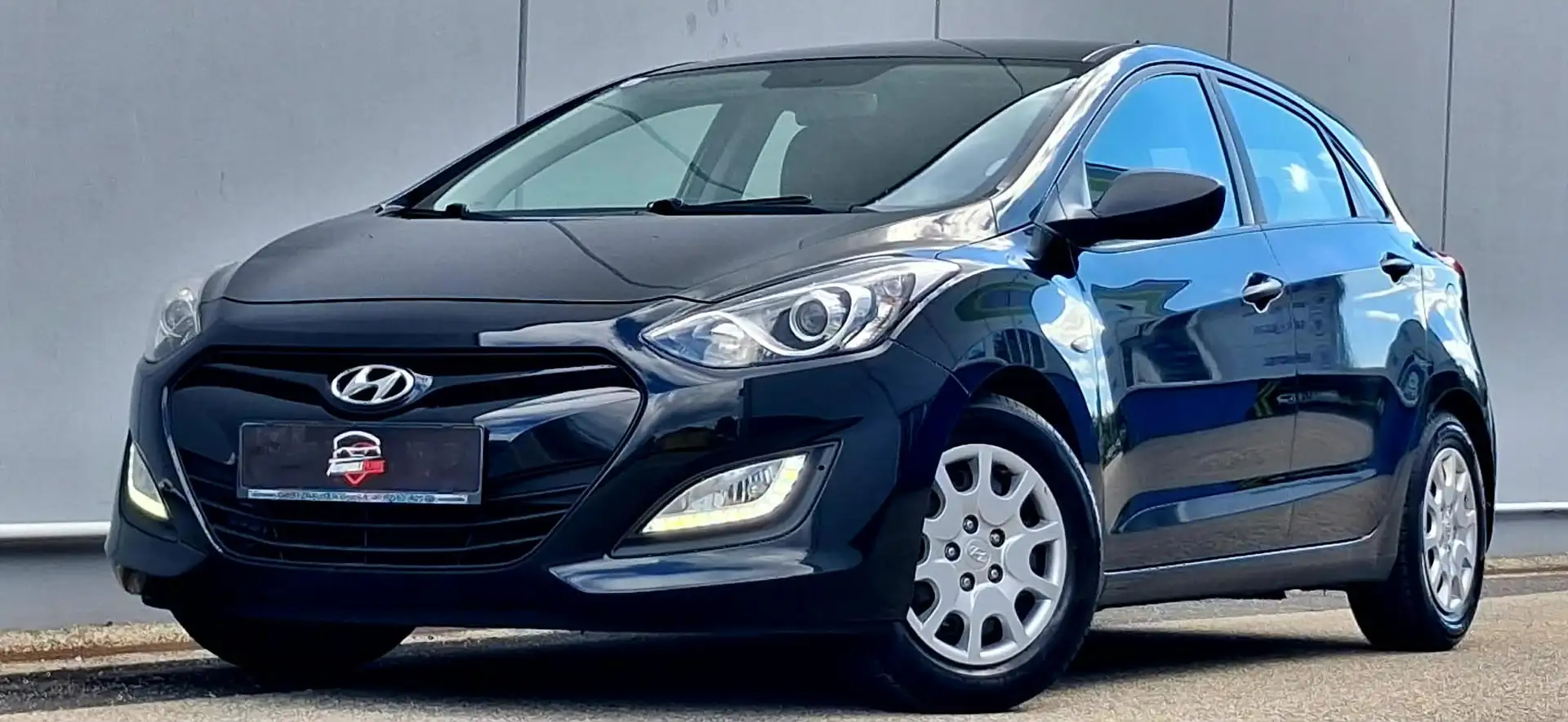 Hyundai i30 i30 1,4 CVVT Europe Pickerl 11/2026+4 Schwarz - 1