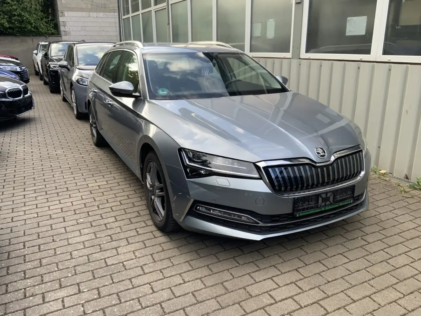 Skoda Superb Style iV*R.cam*Dig.Cockpit*SHZ*Memory*DSG Grijs - 1
