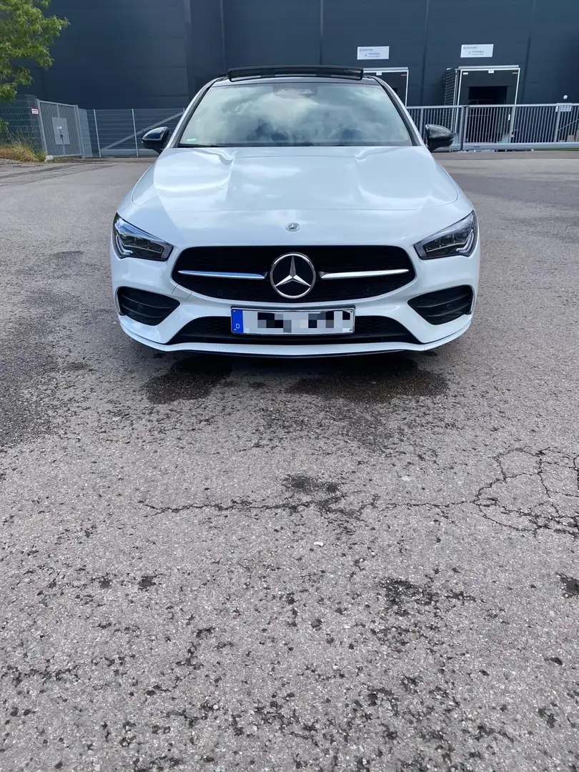 Mercedes-Benz CLA 200 Белый - 2
