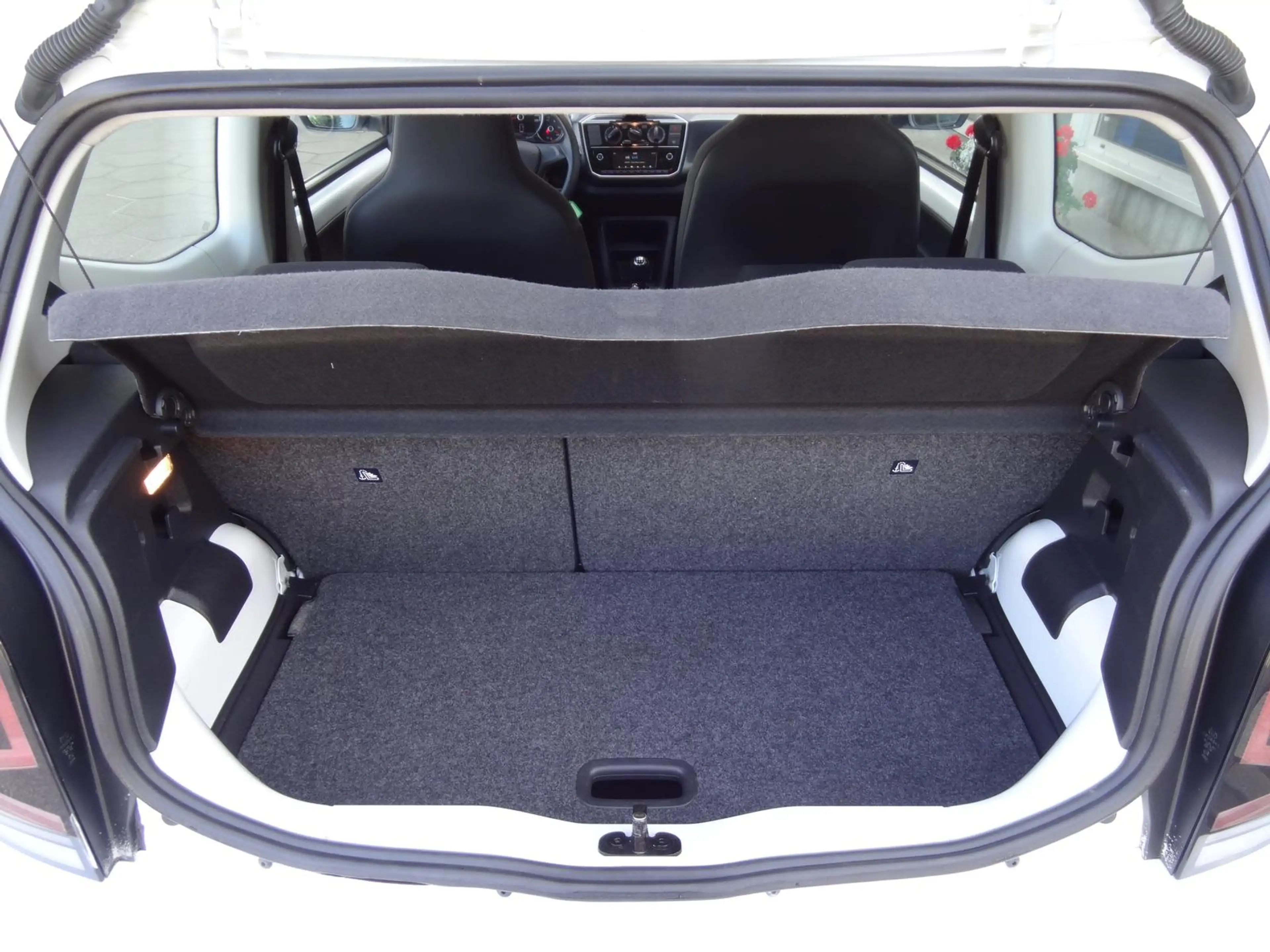 Volkswagen up! 1.0 *WINTERREIFEN*HU/TÜV bis 01/2028* — photo 15