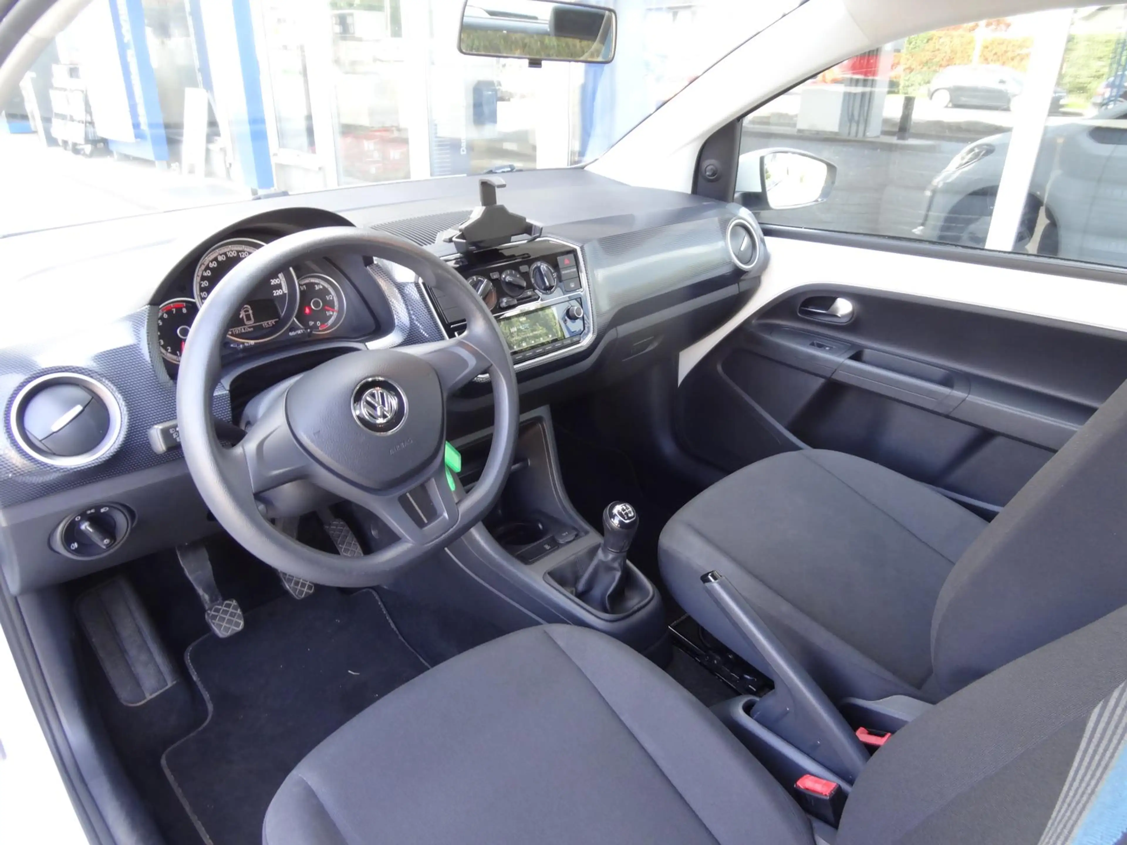 Volkswagen up! 1.0 *WINTERREIFEN*HU/TÜV bis 01/2028* — photo 9