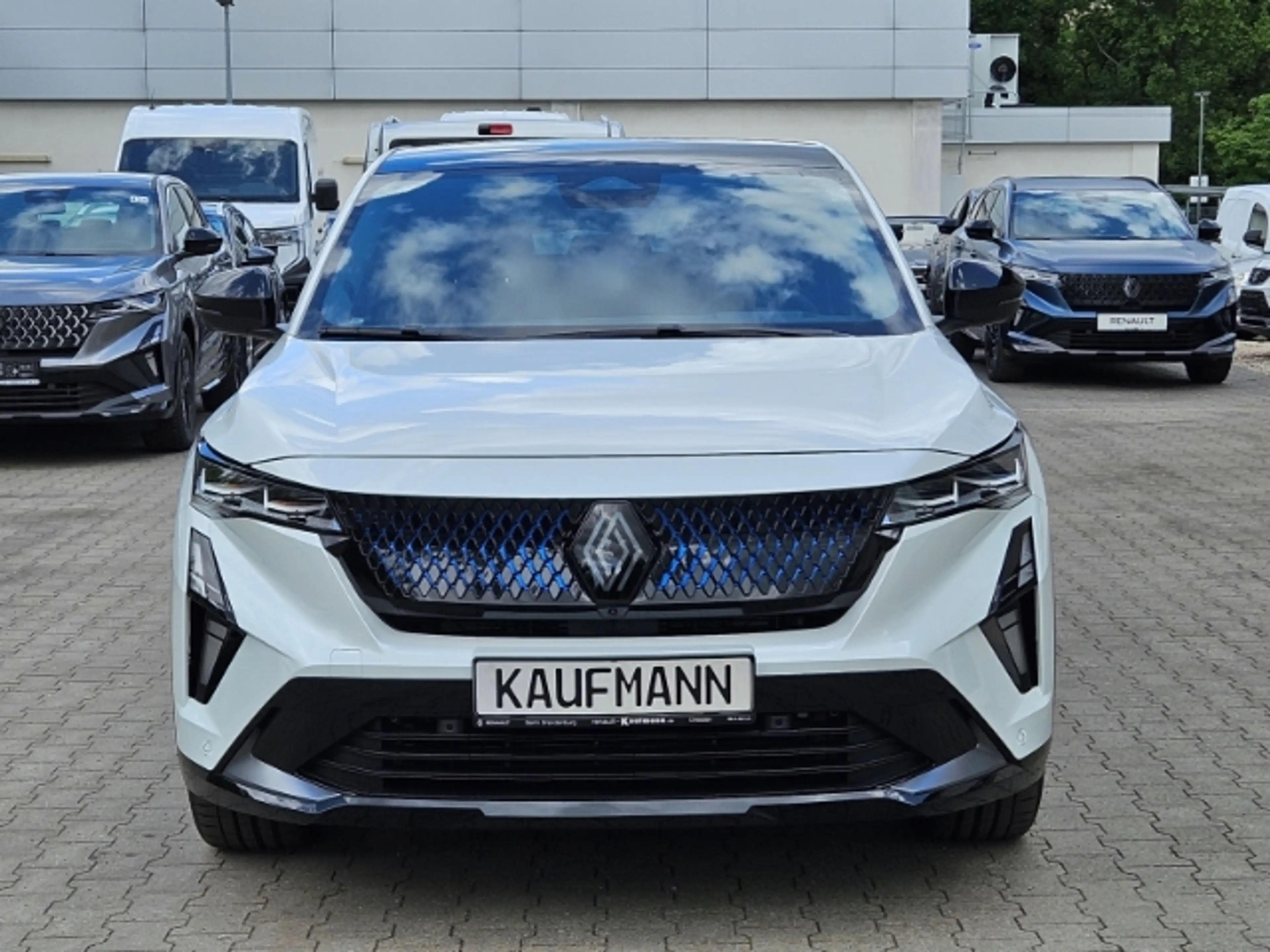 Renault Rafale 300 E-Tech Plug-in Hybrid 4x4 Atelier Alpine HUD P — photo 2