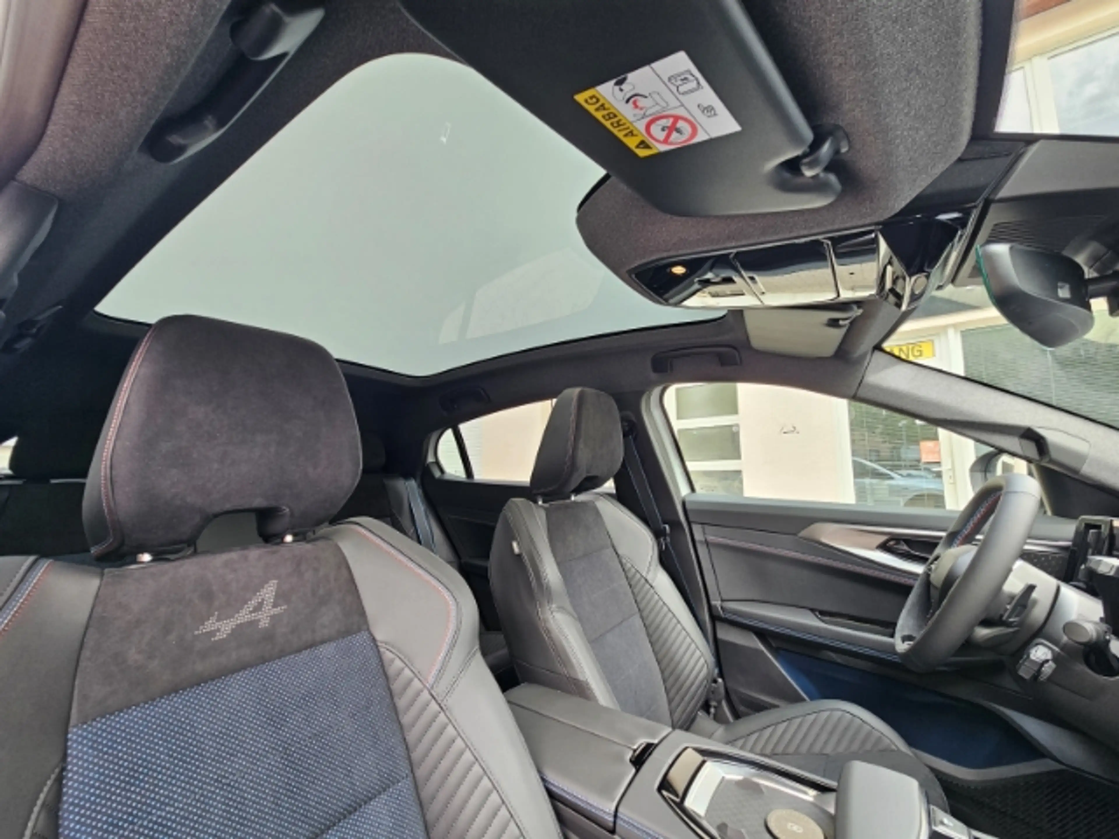 Renault Rafale 300 E-Tech Plug-in Hybrid 4x4 Atelier Alpine HUD P — photo 8