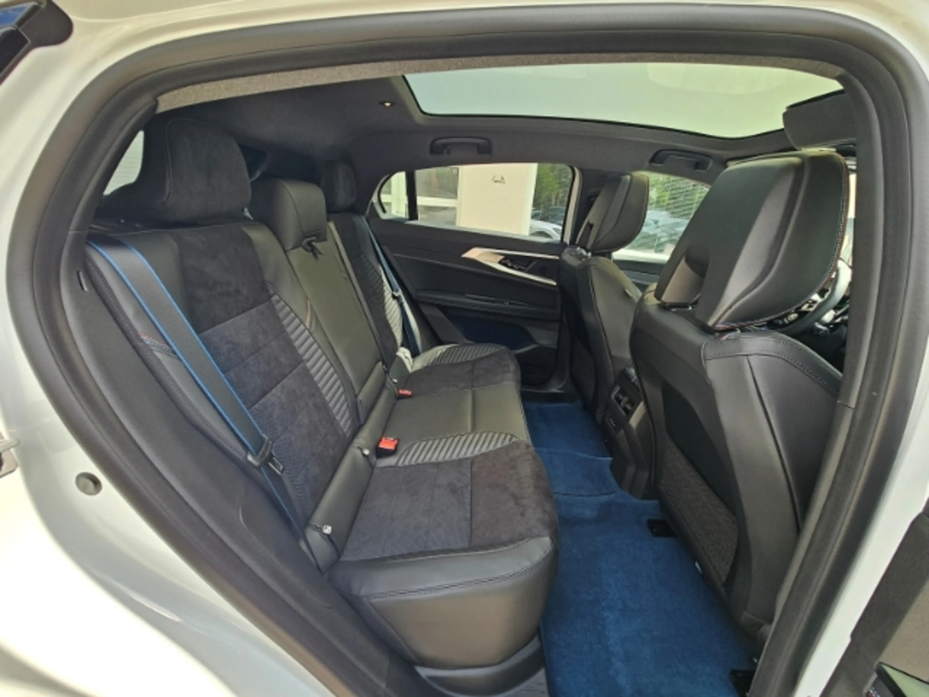 Renault Rafale 300 E-Tech Plug-in Hybrid 4x4 Atelier Alpine HUD P — photo 12