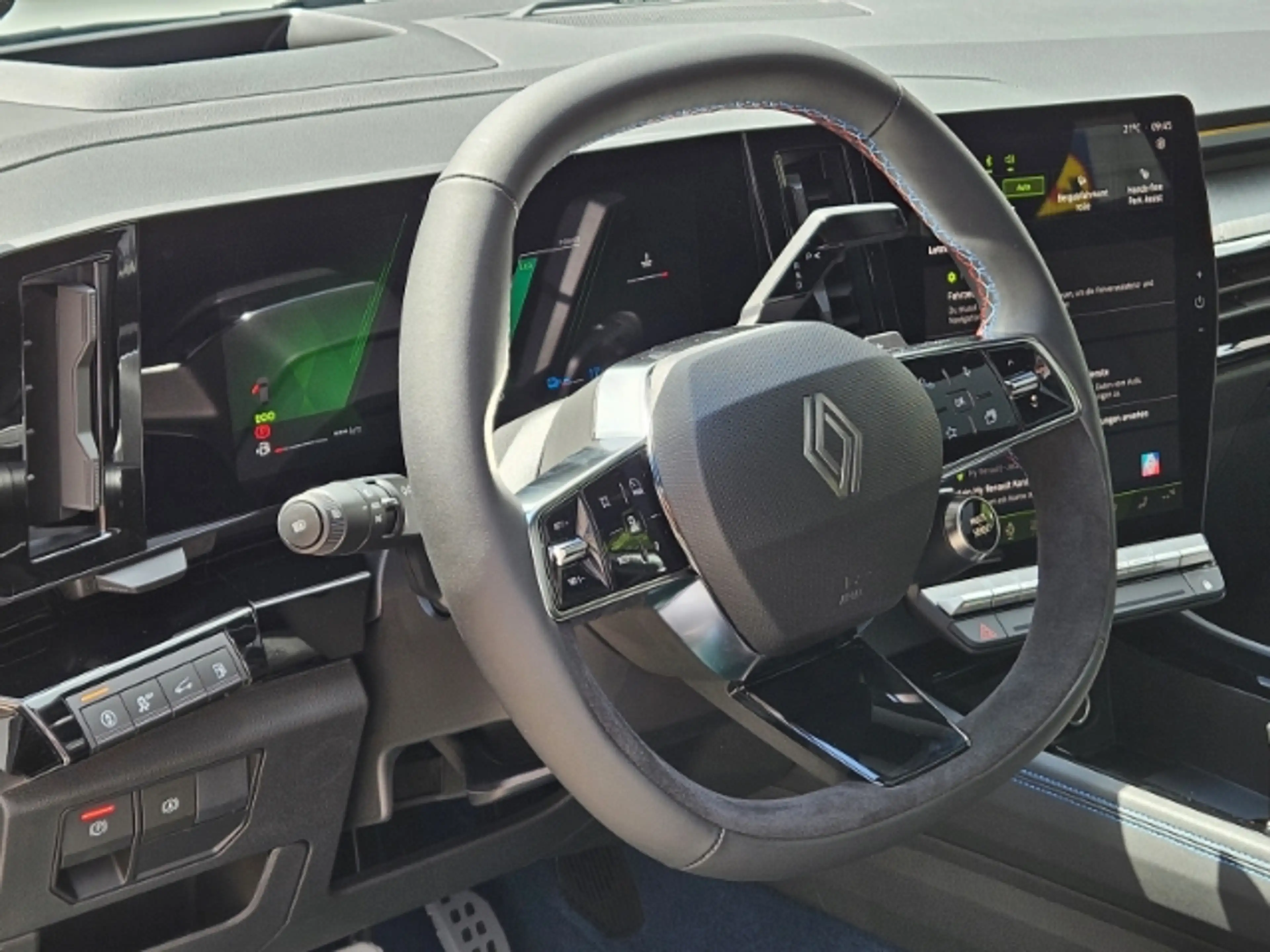 Renault Rafale 300 E-Tech Plug-in Hybrid 4x4 Atelier Alpine HUD P — photo 13
