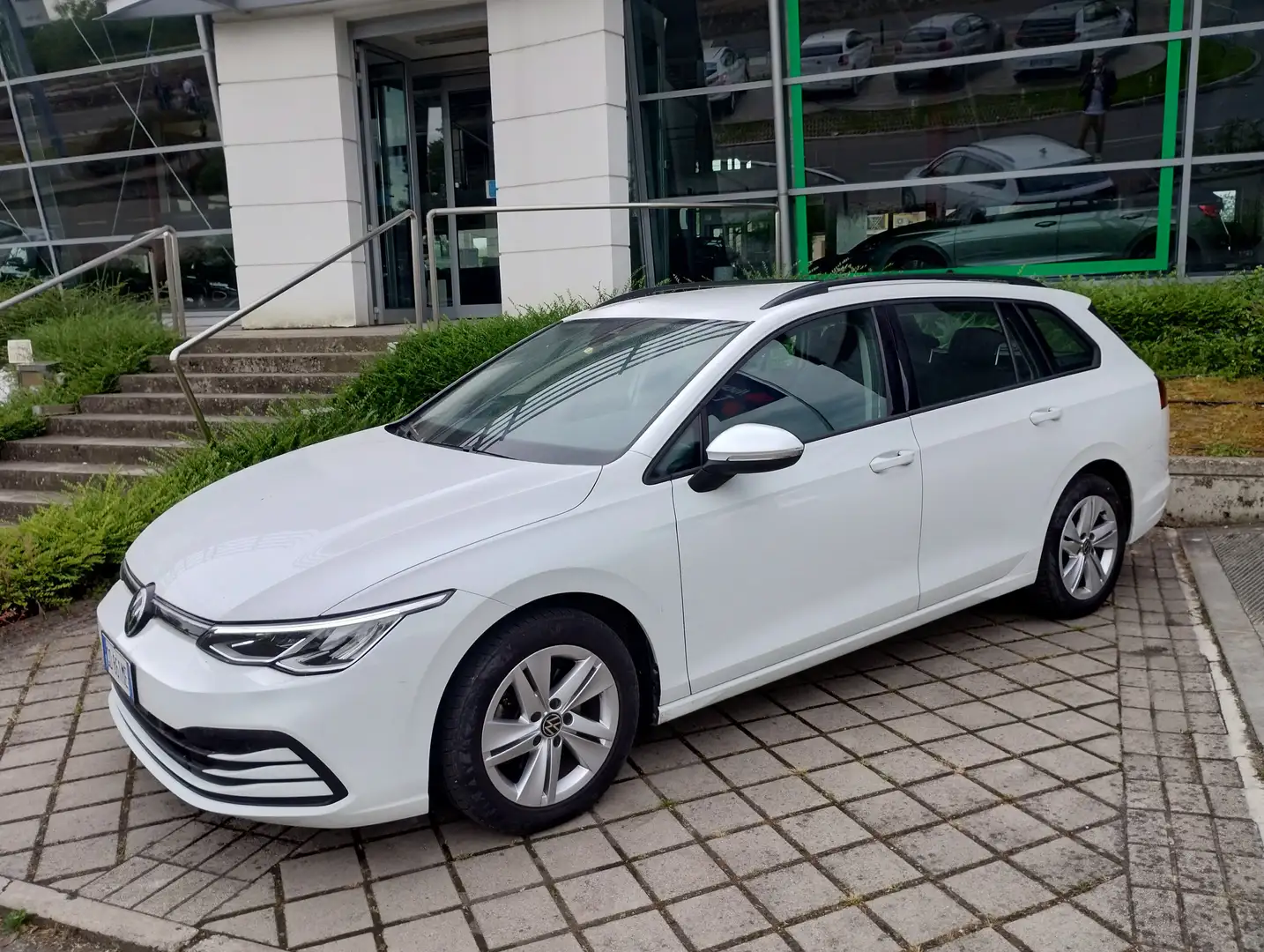 Volkswagen Golf Variant Golf Variant 1.5 tgi Life 130cv dsg (neopatentati) Blanc - 2