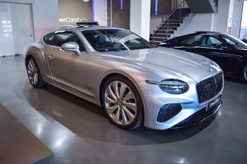 Deportivo Automático de 3 Puertas