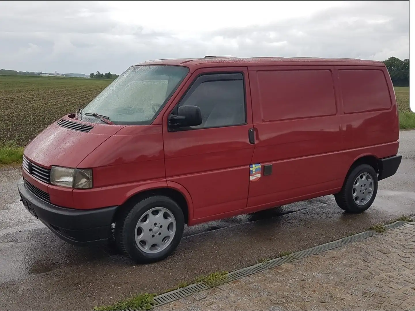 Volkswagen T4 Kombi 3-3-3 2,4 Ds. Rojo - 2