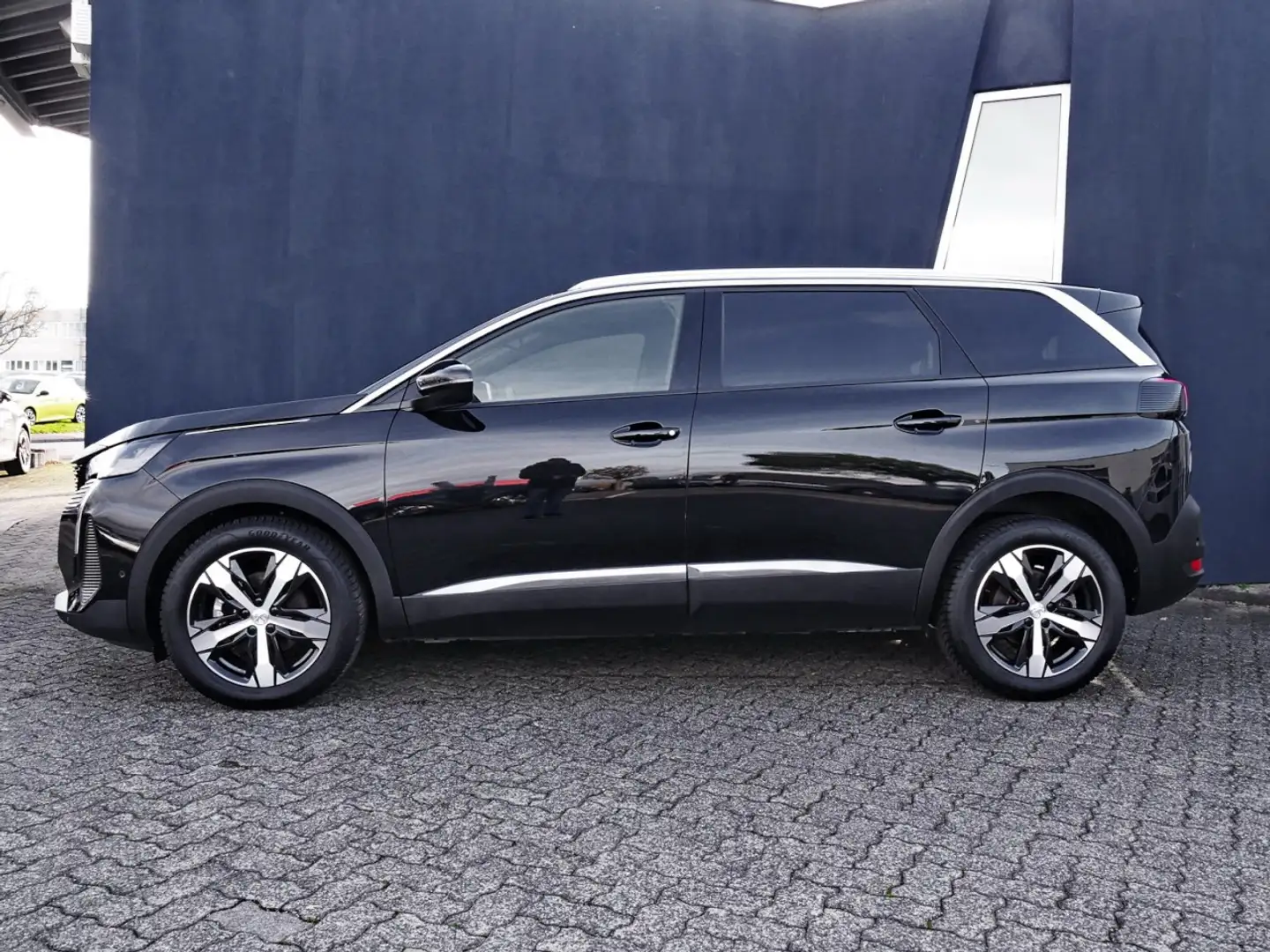 Peugeot 5008 Allure Pack 130 BlueHDi Autm+Navi+7-Sitzer Klima Noir - 2