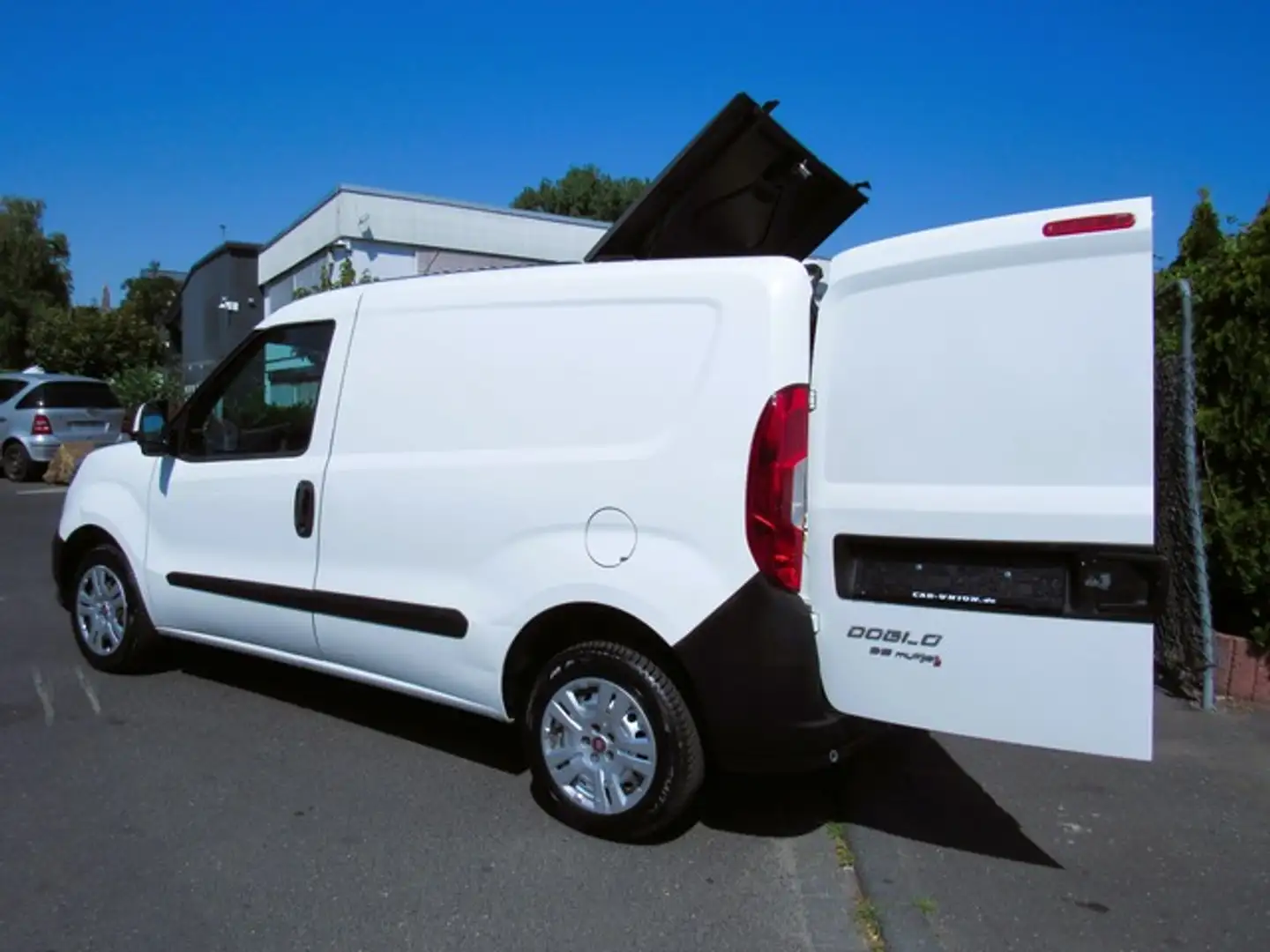 Fiat Doblo Multijet2 Prof. Dachöffnung zum Beladen Weiß - 2