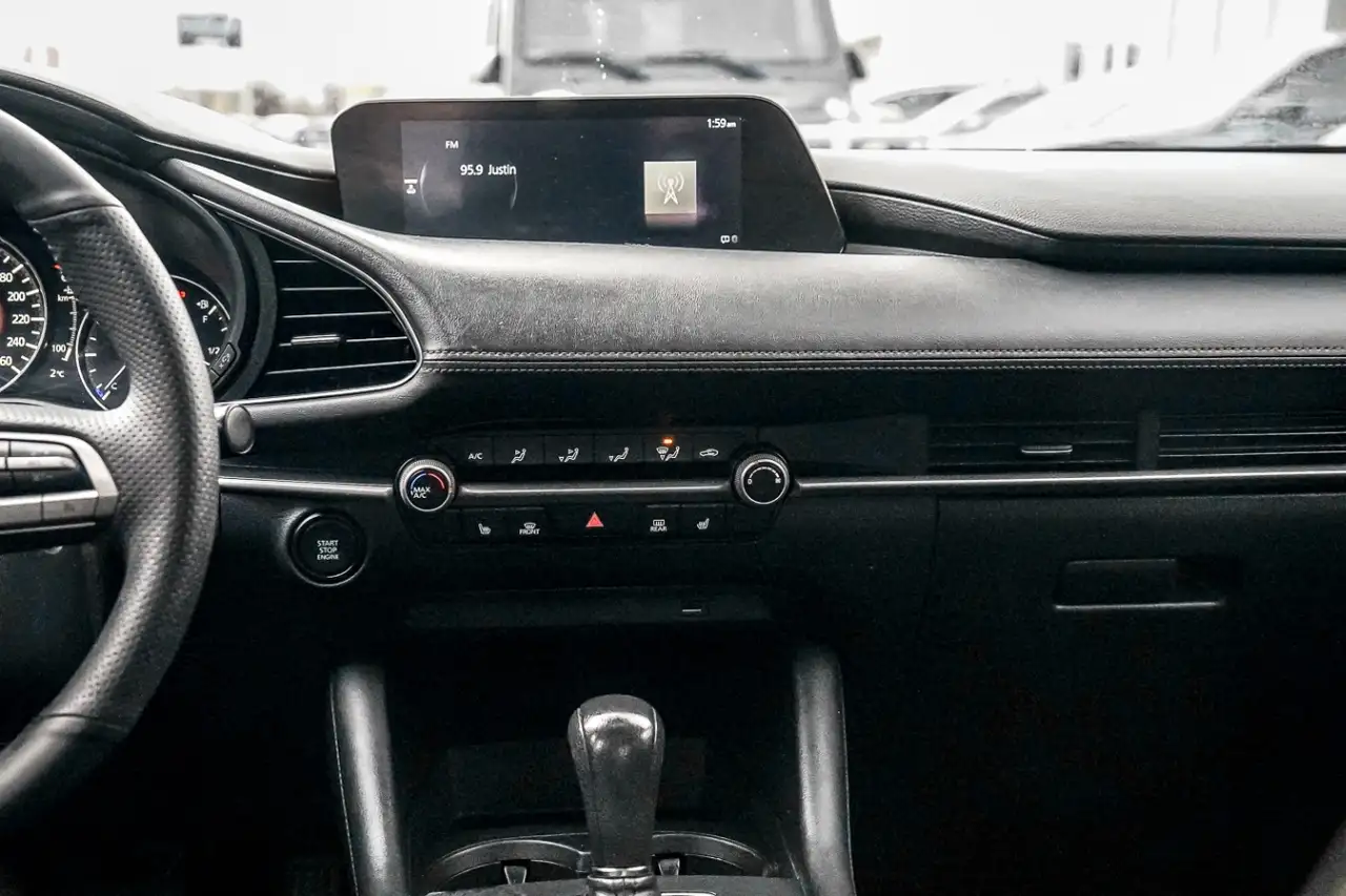 Mazda 3 снимка Mazda 3