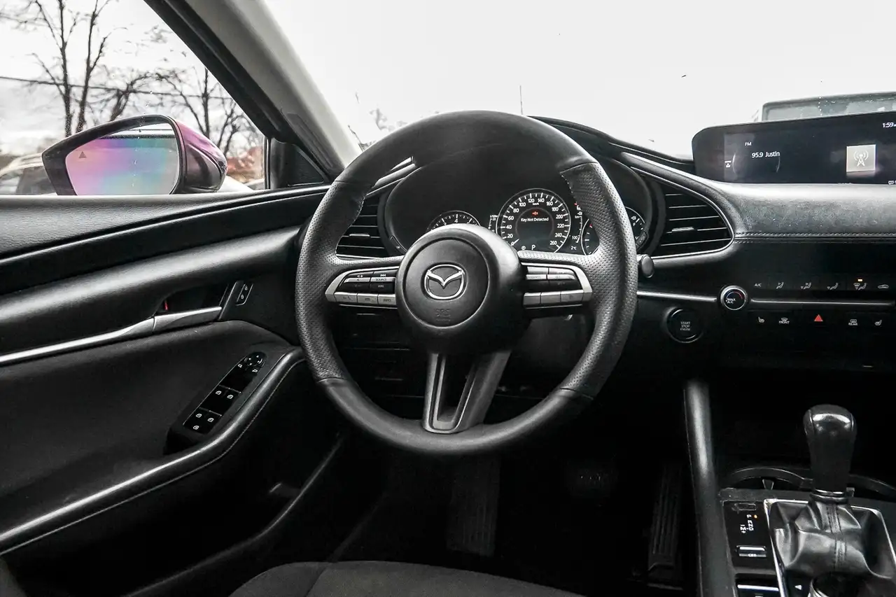 Mazda 3 снимка Mazda 3