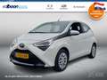 Toyota Aygo 1.0 VVT-i x-play AUTOMAAT | NL-auto | rijklaarprij Wit - thumbnail 1