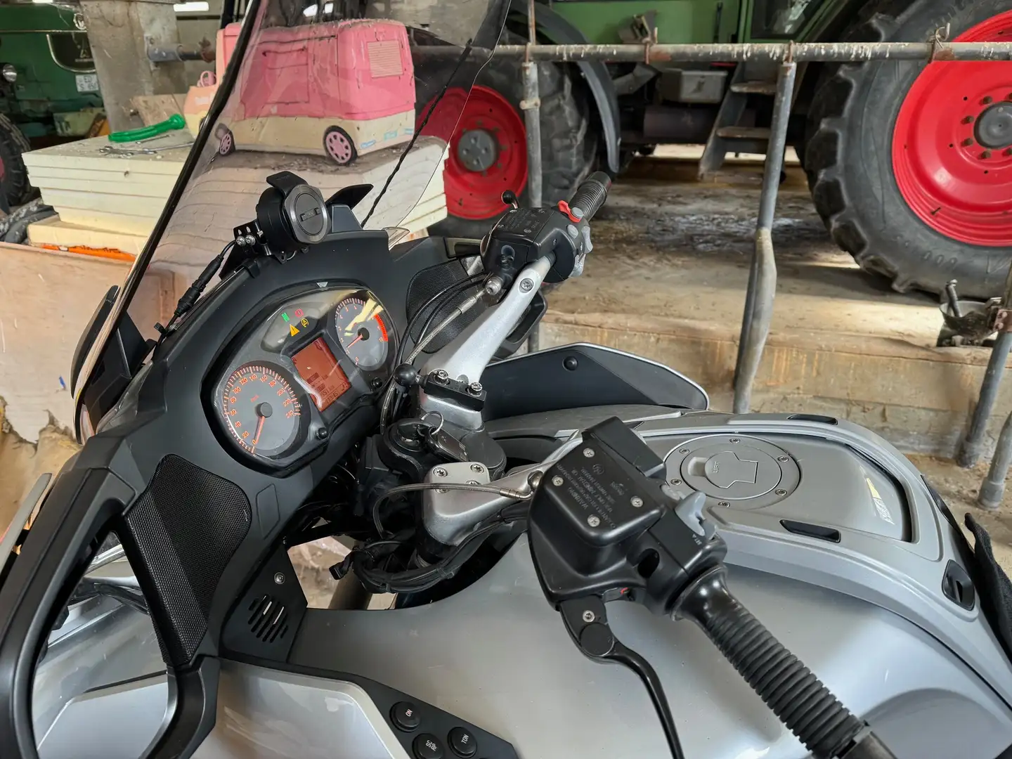 BMW R 1200 RT Gümüş rengi - 2