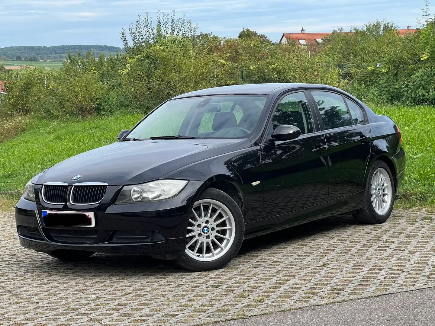 BMW 318 i Lim. (E90) guter Zustand Tüv Neu Noir - 2