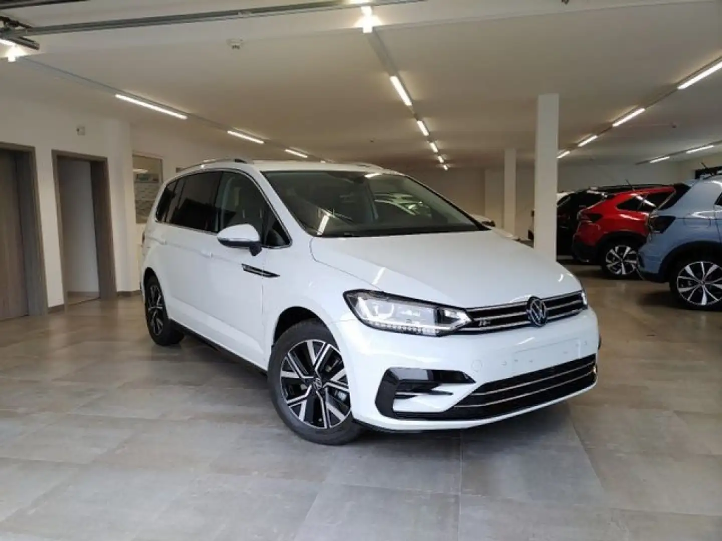Volkswagen Touran 1.5 TSI DSG R-LINE 7P CAMERA/NAVI/ACC/STOELVERW/PD Wit - 2