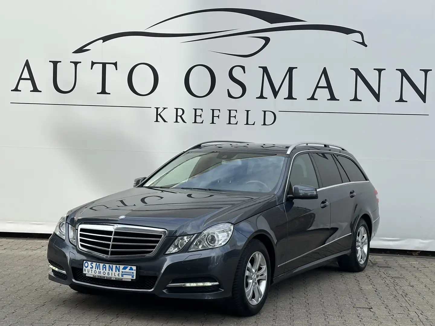 Mercedes-Benz E 200 T BlueEFFICIENCY 7G-TRONIC Avantgarde Grijs - 1