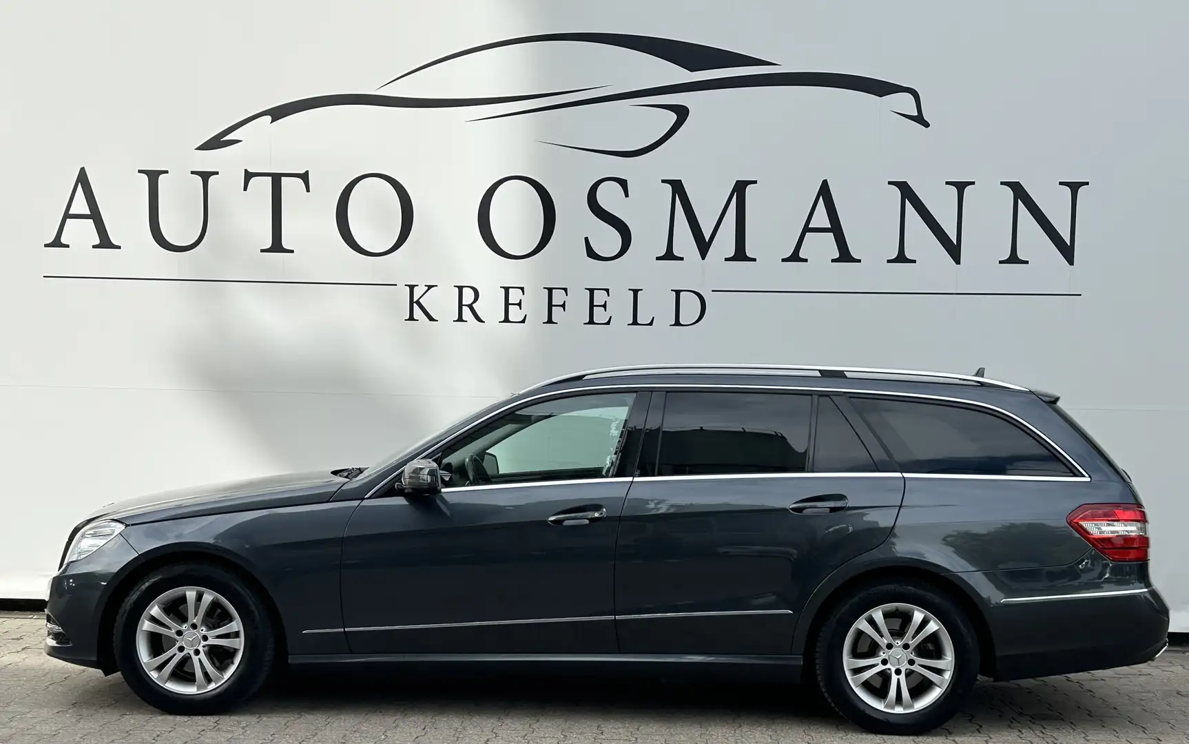 Mercedes-Benz E 200 T BlueEFFICIENCY 7G-TRONIC Avantgarde Grijs - 2