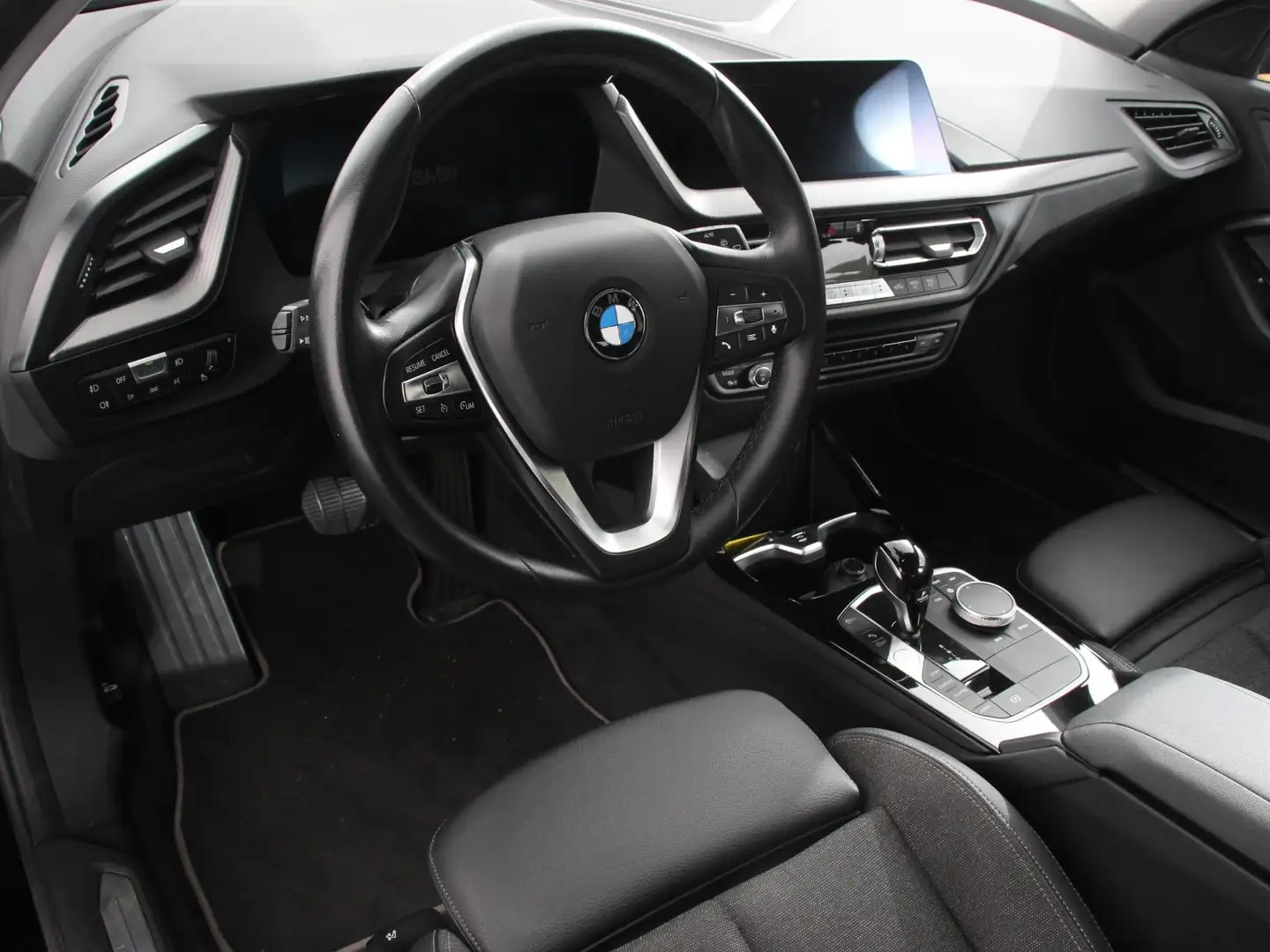BMW 118 1-serie 118i Automaat High Executive | Navigatie | Noir - 2