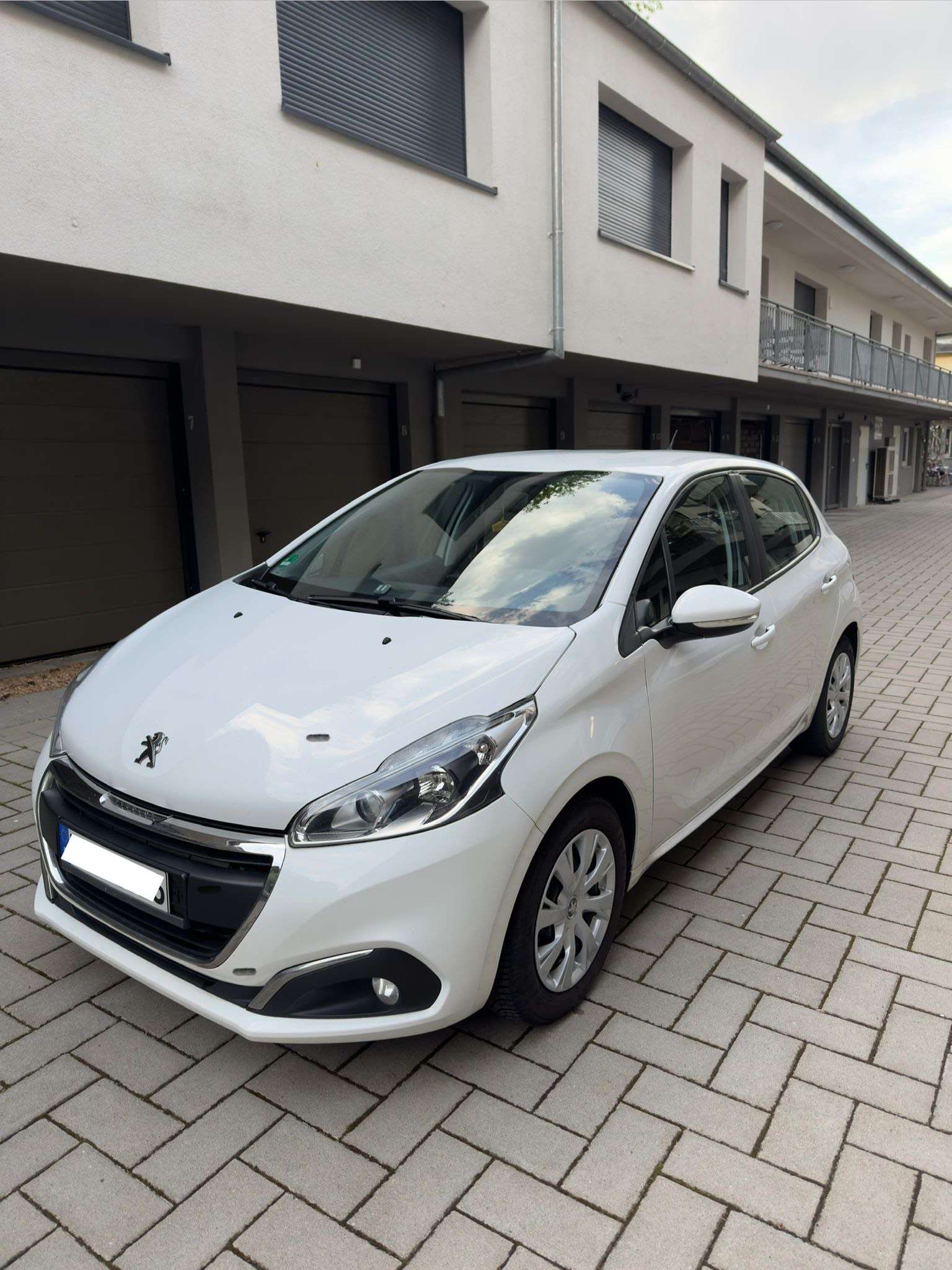 Second hand Peugeot 208 1.2