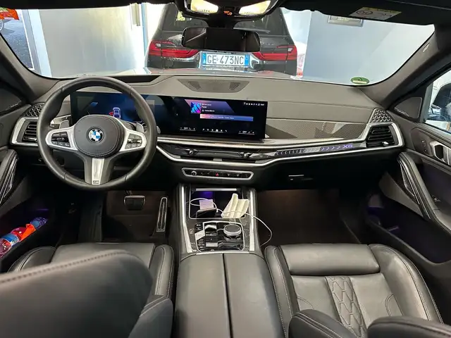 BMW X6 view 11