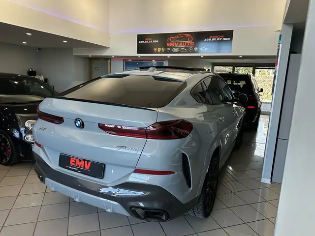 BMW X6 view 15