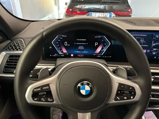 BMW X6 view 10