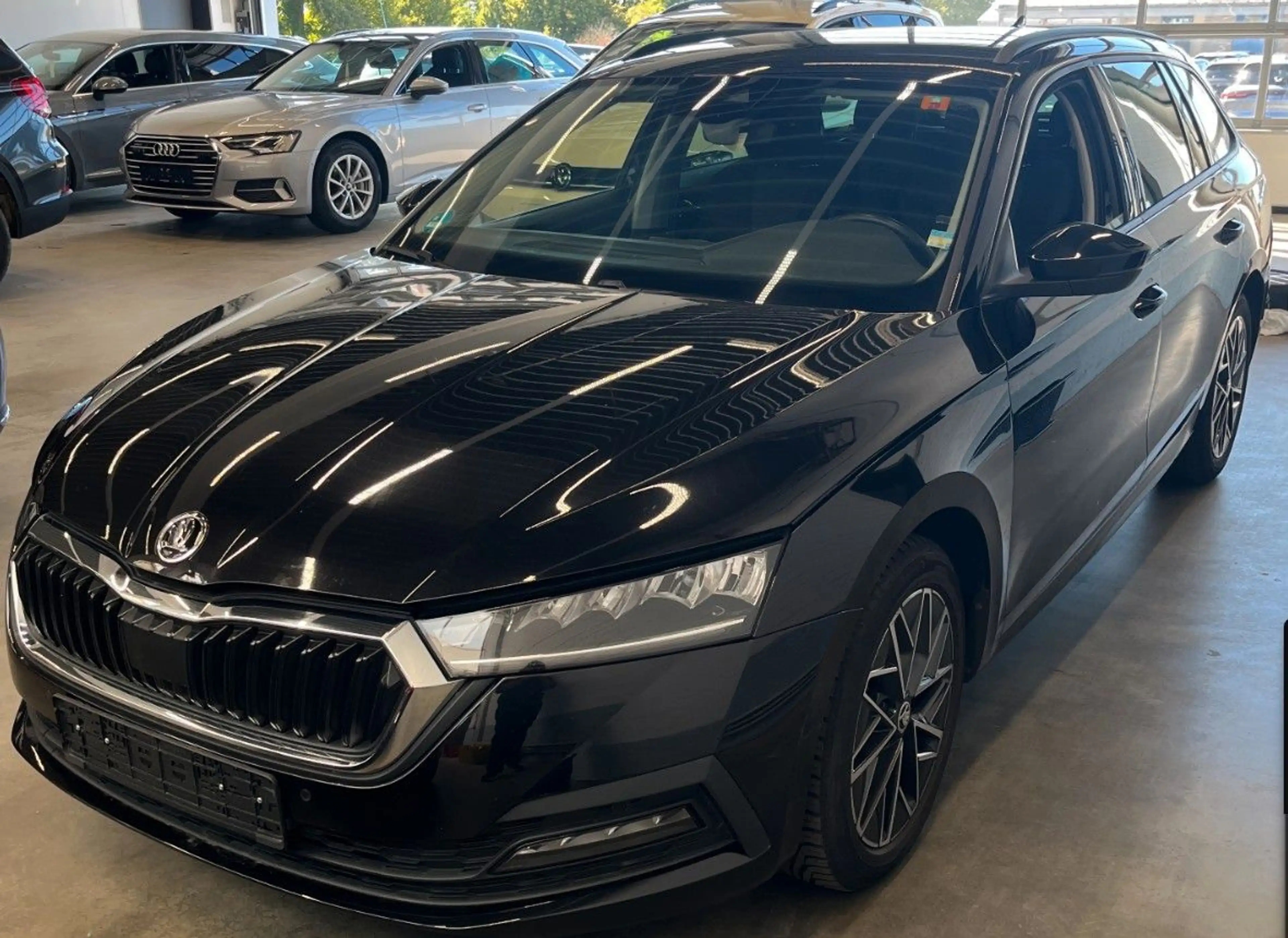 Skoda Octavia 2.0 TDI Combi Ambition Navi LED ACC 1.H