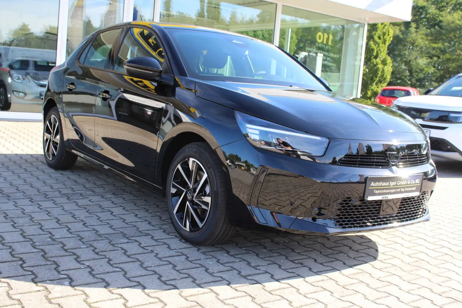 Opel Corsa GS, Sitzheizung, LED, Totwinkel, Kamera, PDC v+h Zwart - 1