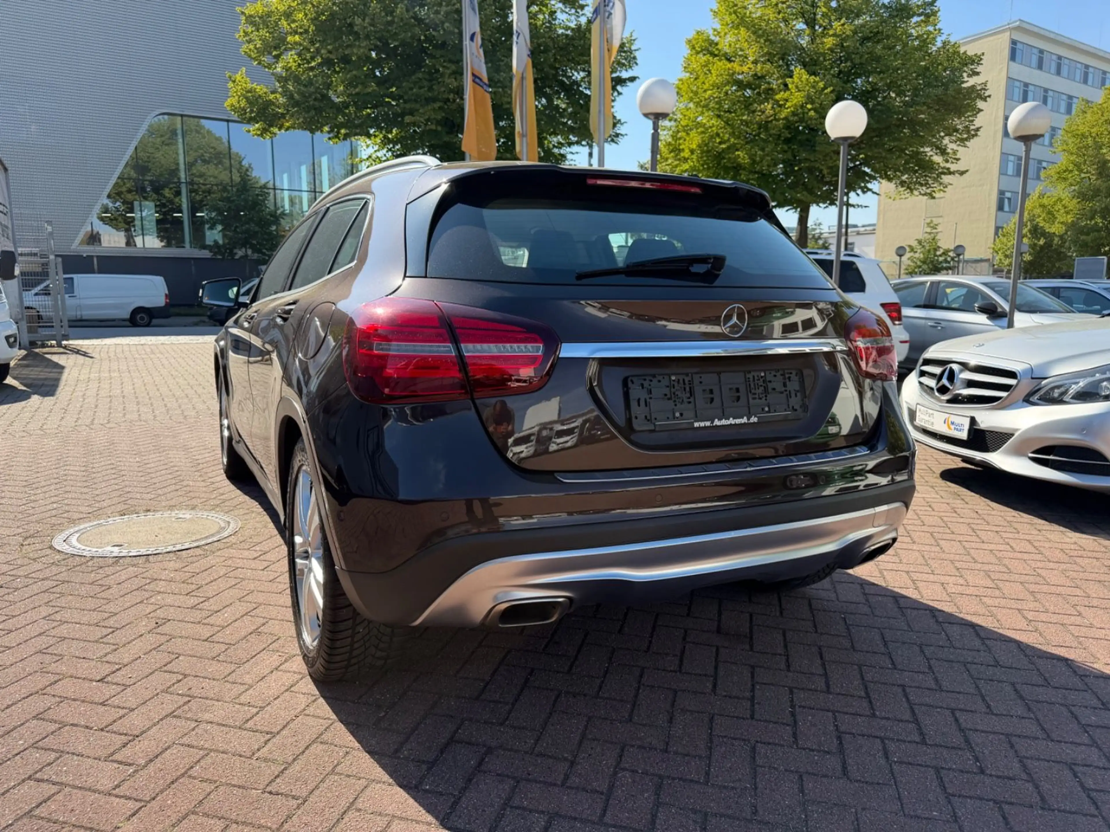 Mercedes-Benz GLA 200 d 2H URBAN LED NAV COMAND TOTW E.HECK AHK — photo 6
