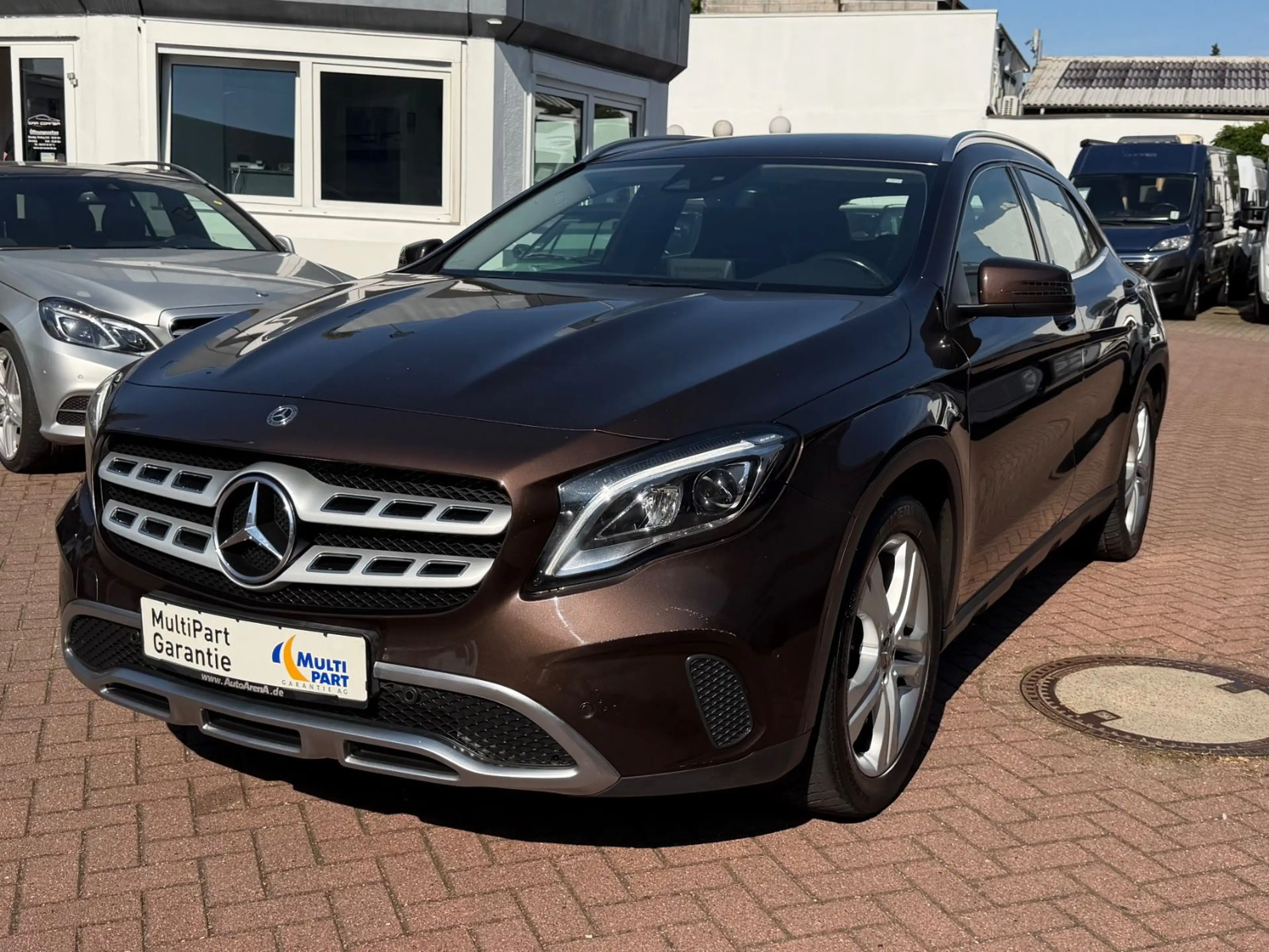 Mercedes-Benz GLA 200 d 2H URBAN LED NAV COMAND TOTW E.HECK AHK — photo 2