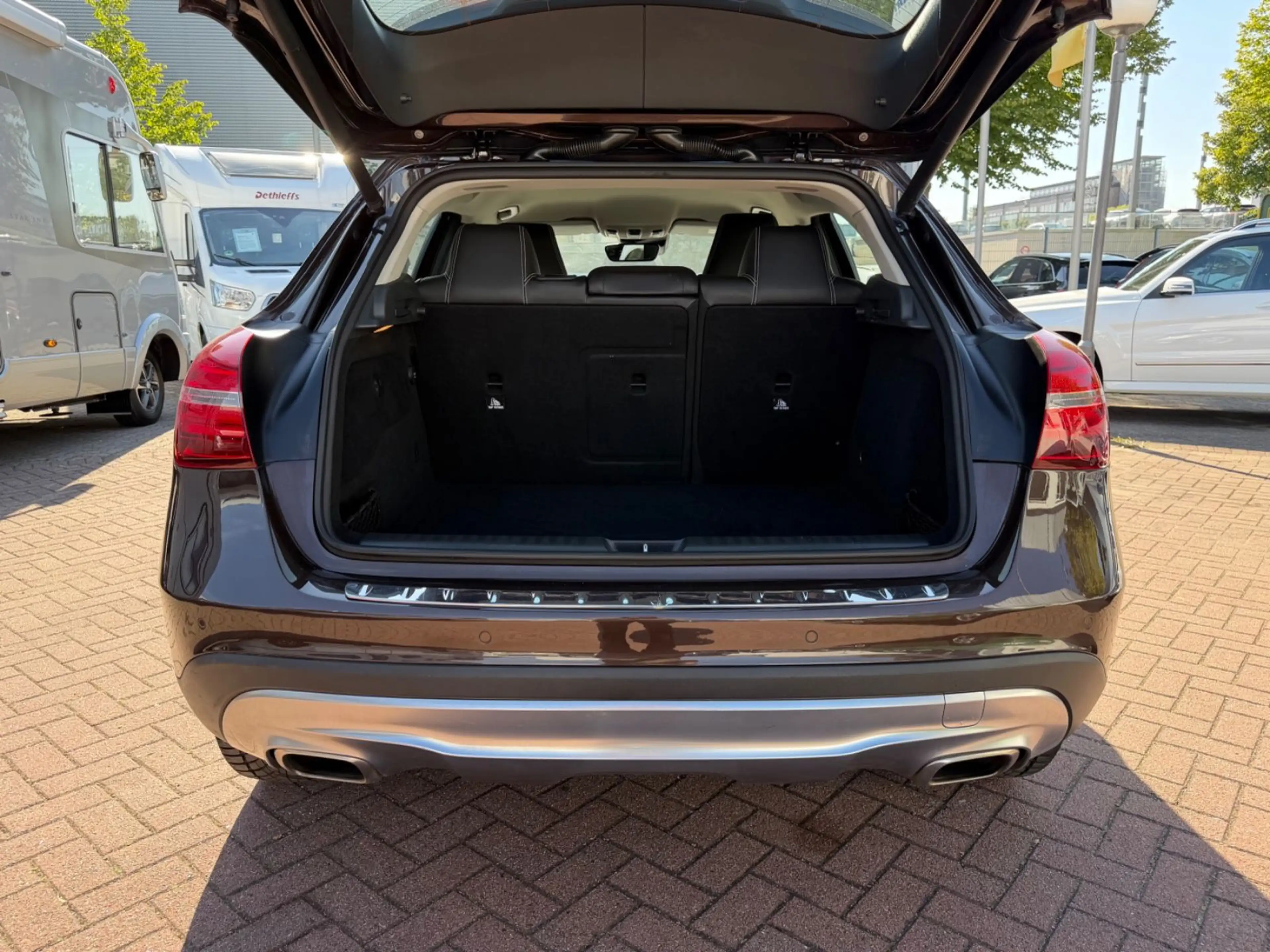 Mercedes-Benz GLA 200 d 2H URBAN LED NAV COMAND TOTW E.HECK AHK — photo 8