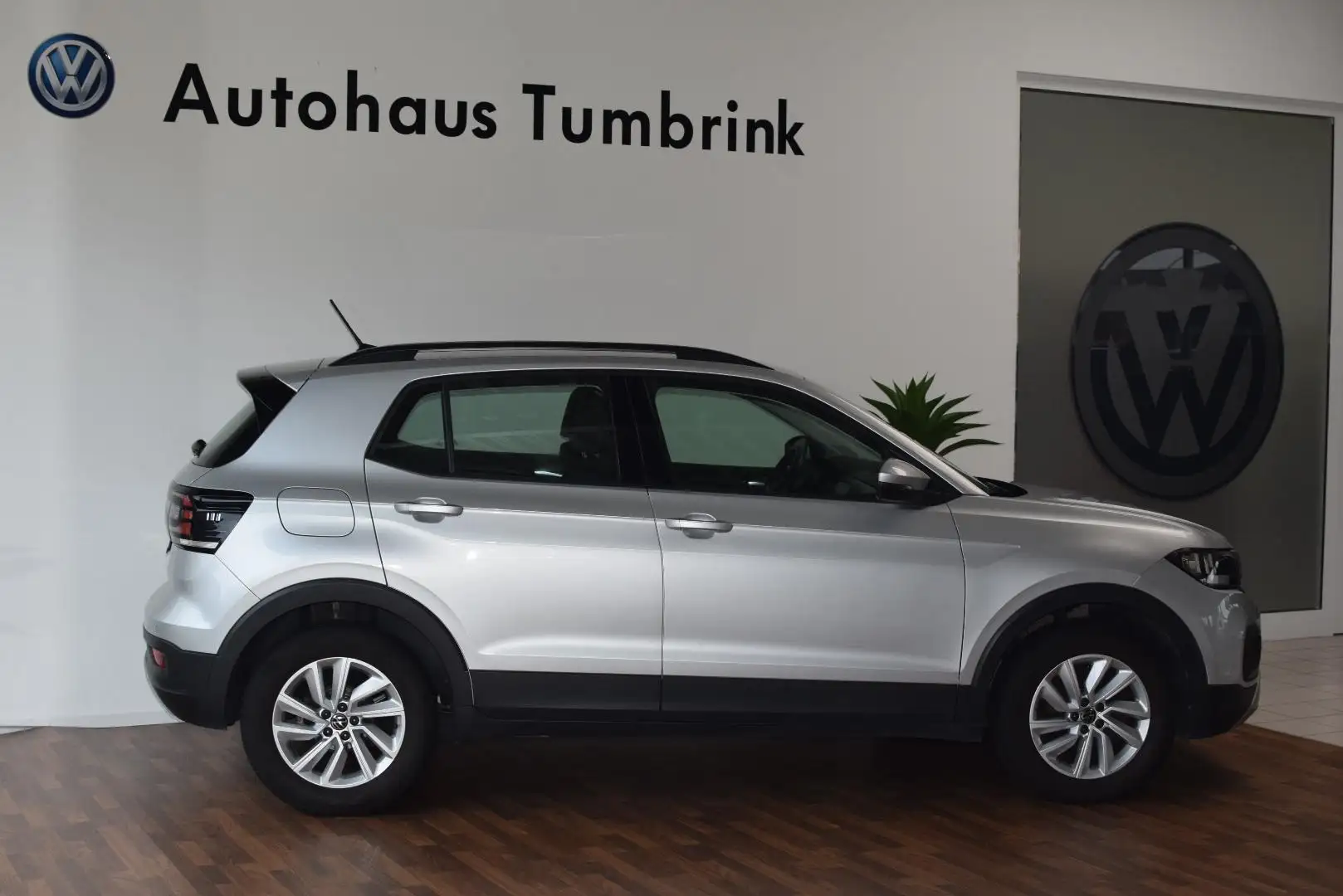 Volkswagen T-Cross Life 1.5 TSI DSG ACC Kamera SHZ Climatronic Argent - 2
