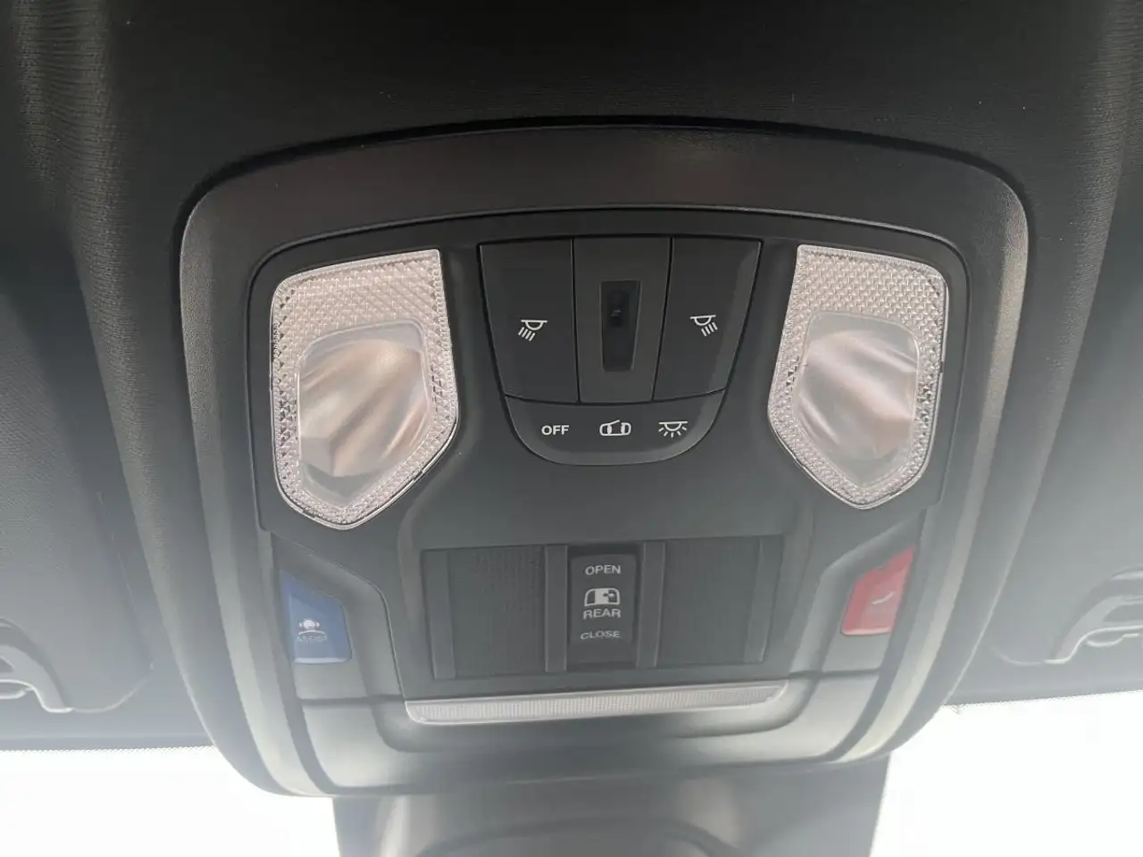 RAM 2500 снимка RAM 2500