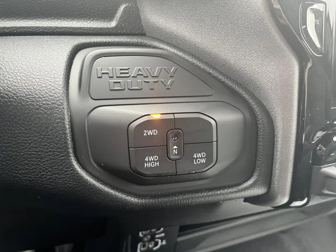 RAM 2500 снимка RAM 2500