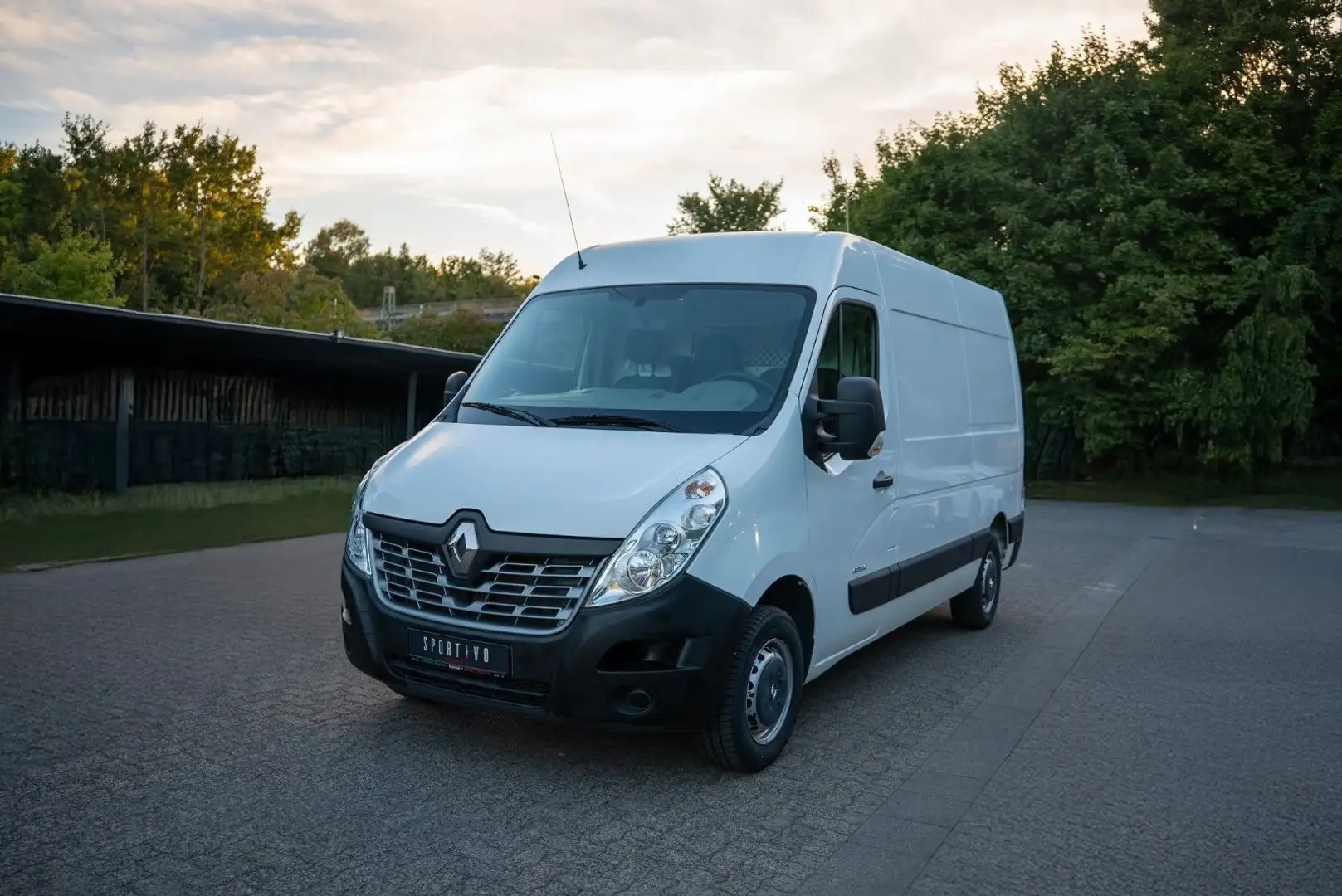 Renault Master III Kasten L2H2 HKa 3,5t Klima TÜV NEU!! Weiß - 1