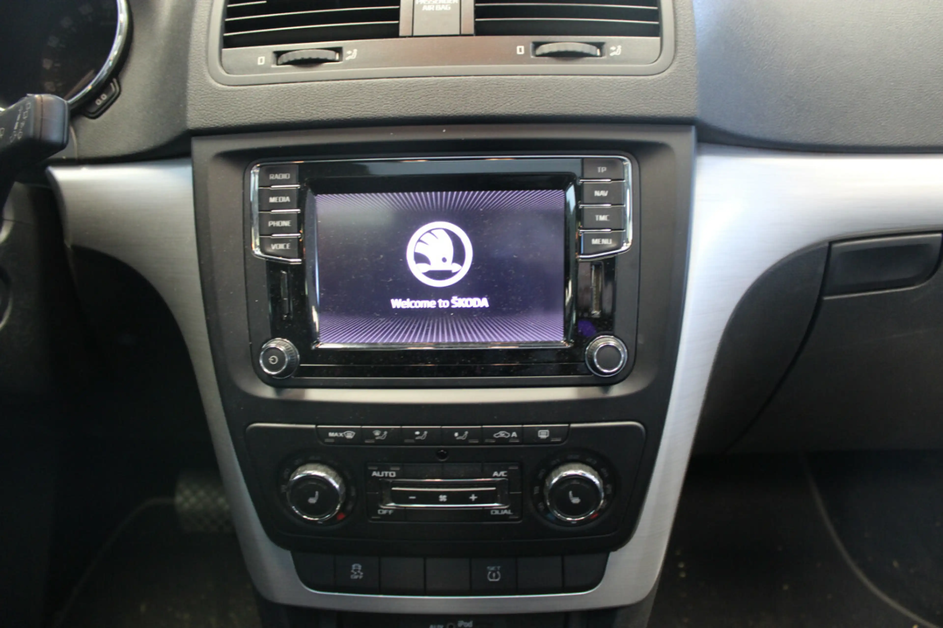 Skoda Yeti Outdoor 1.4 TSI DSG Ambition — photo 11